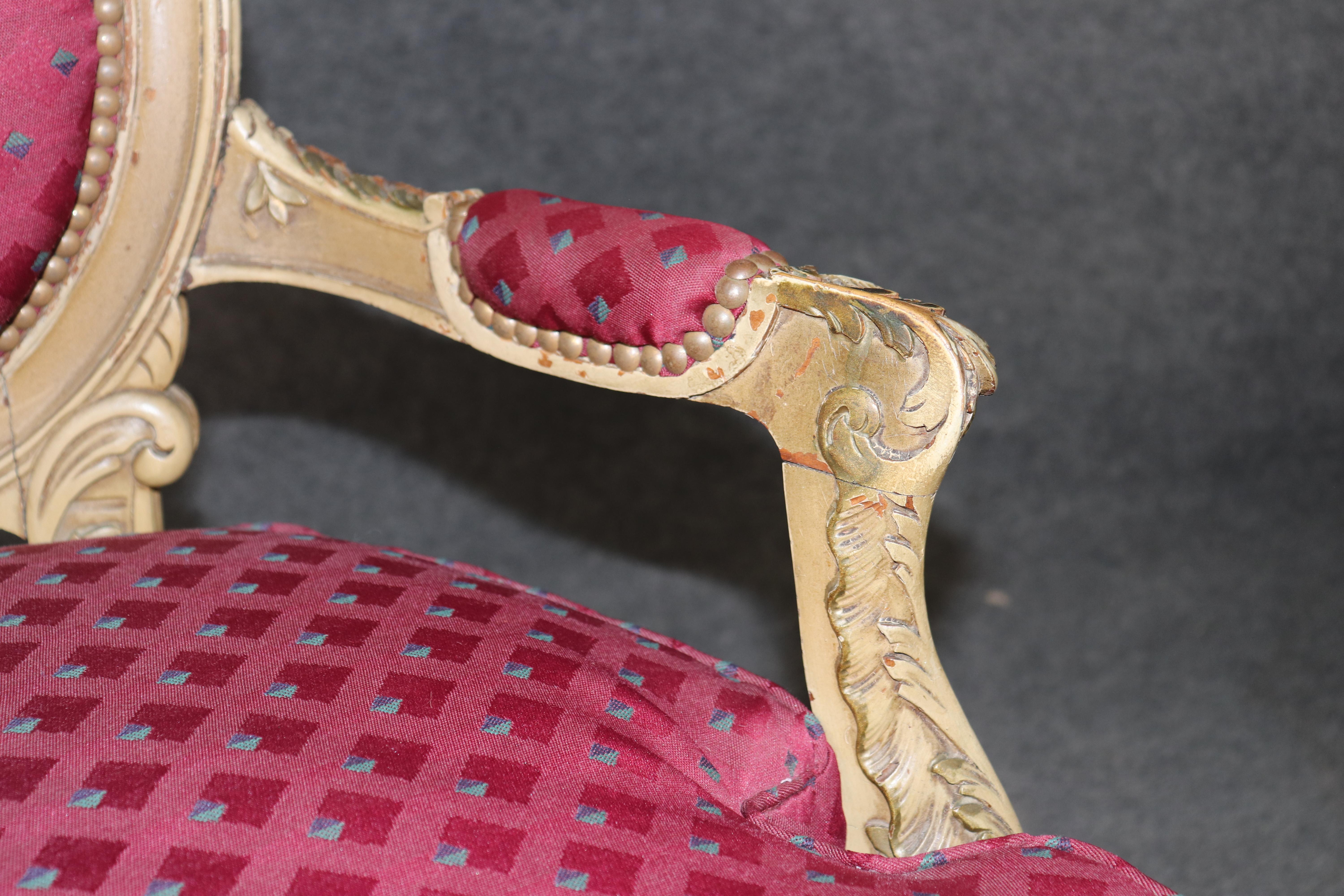 Pierce geschnitzt Farbe dekoriert Paar Französisch Louis XV Sessel circa 1920er Jahre Ära im Angebot 5