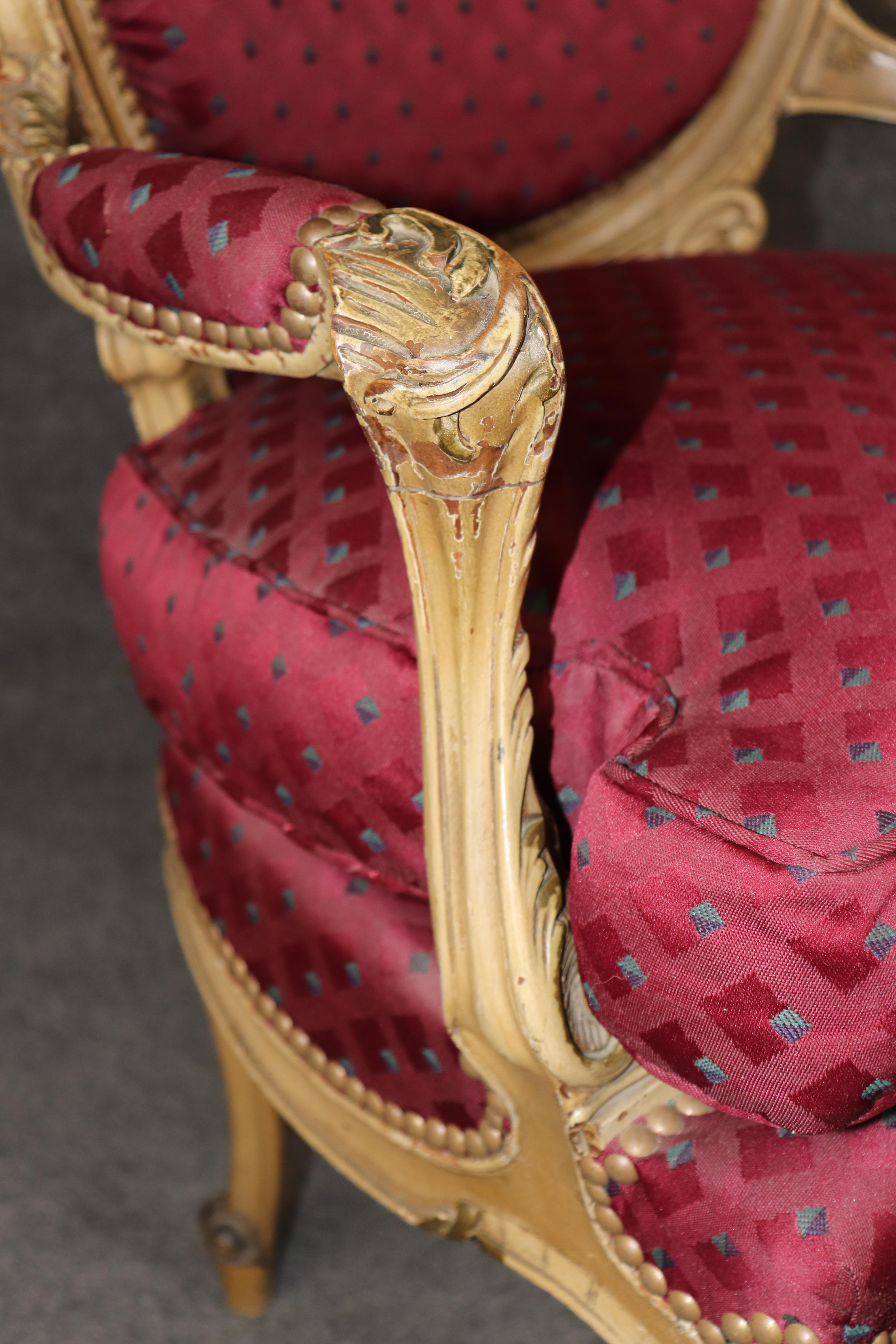 Pierce geschnitzt Farbe dekoriert Paar Französisch Louis XV Sessel circa 1920er Jahre Ära im Angebot 6