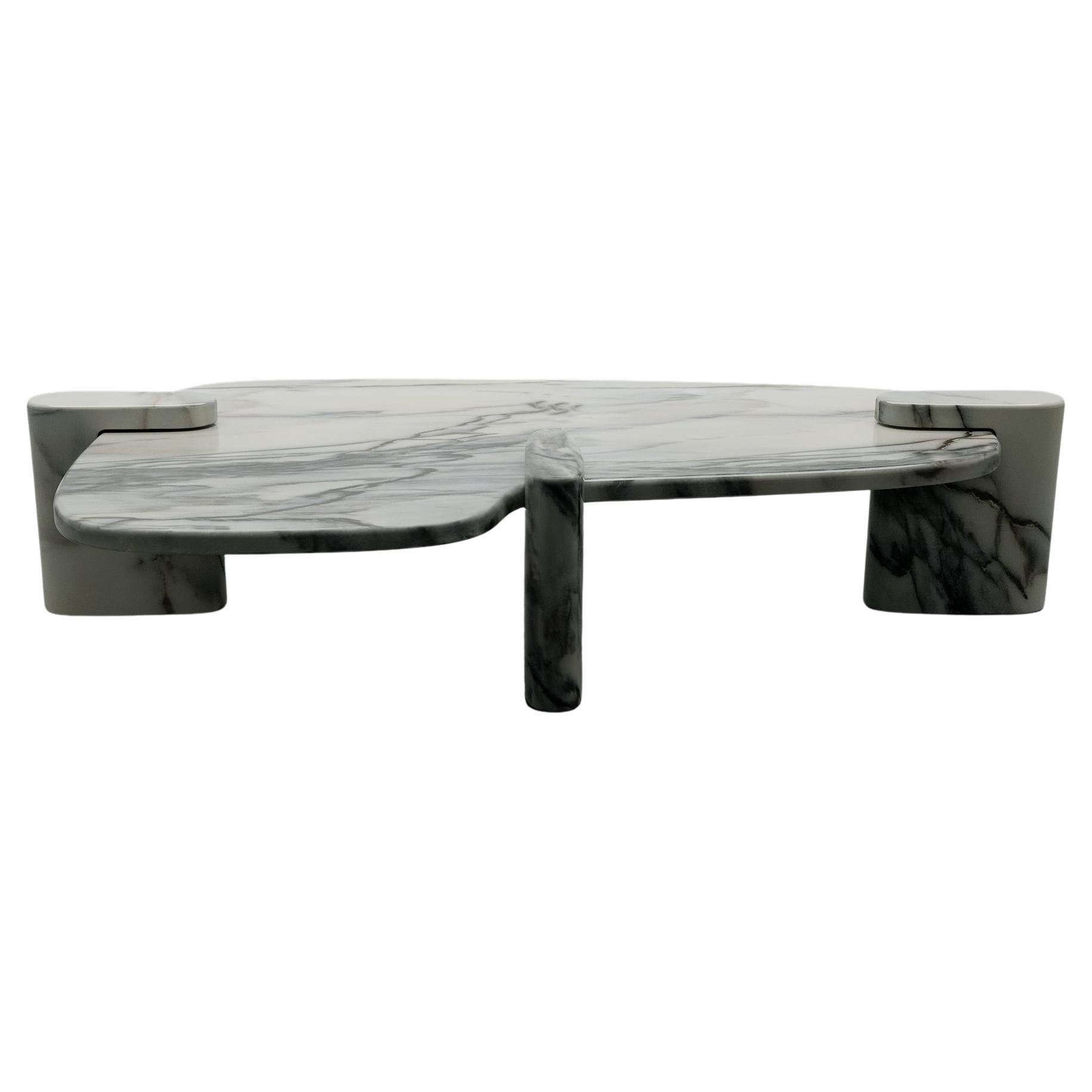 Table Pierce de Phillip Jividen