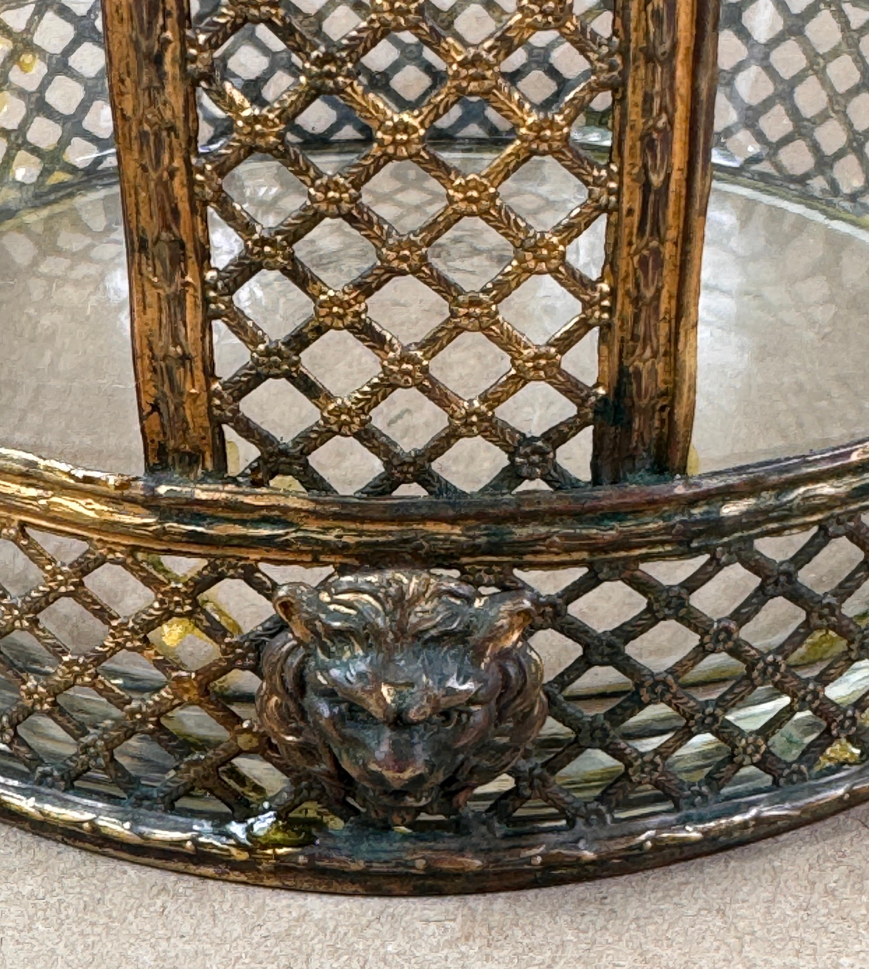 Vaso neoclassico in vetro cristallo traforato in bronzo in vendita 3