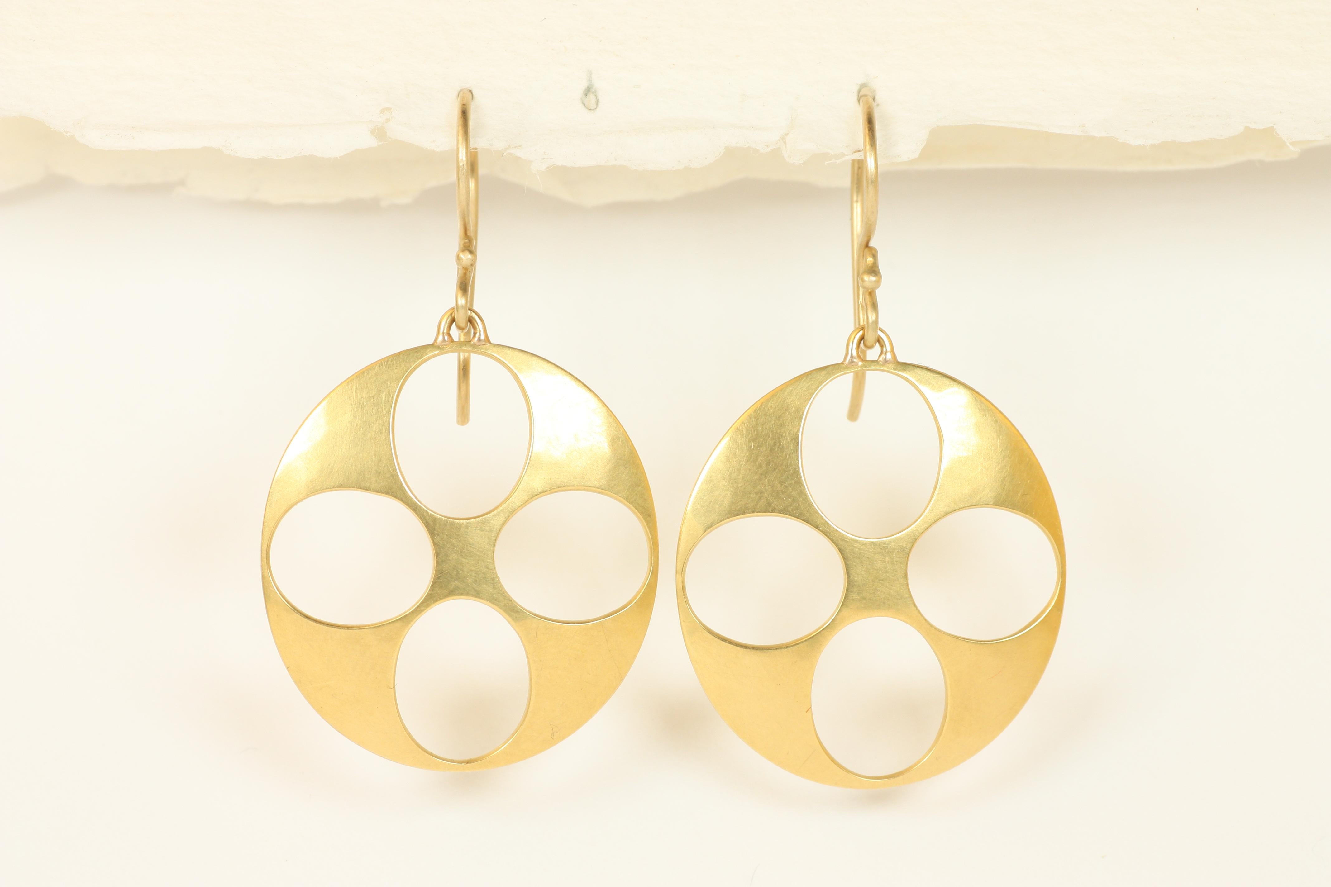Pierced Disc Earrings in 22K Solid Yellow Gold Handmade by Bracken Jewelers In New Condition For Sale In Santa Monica, CA