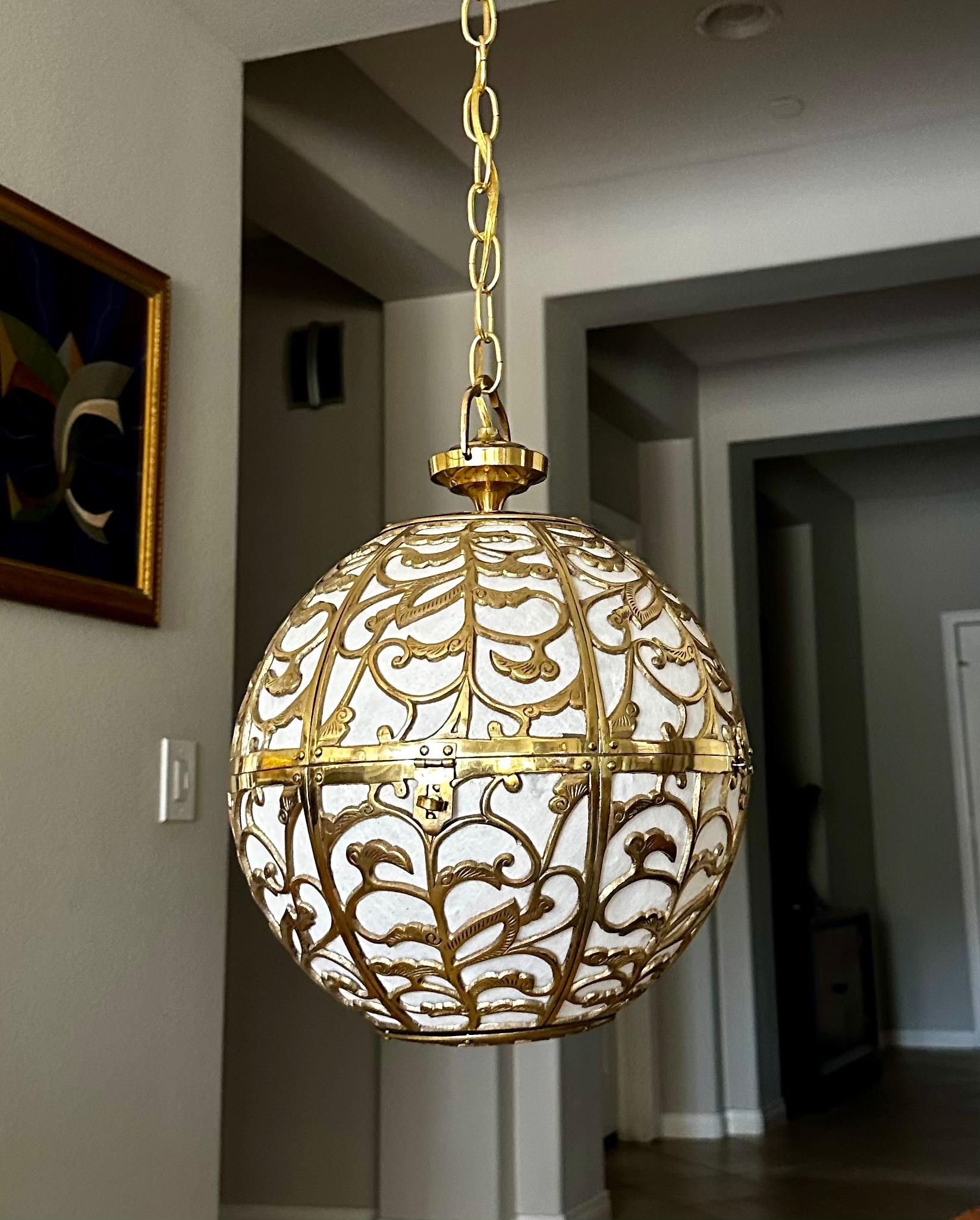 Pierced Filigree Brass Japanese Asian Pendant Chandelier Light In Good Condition For Sale In Palm Springs, CA