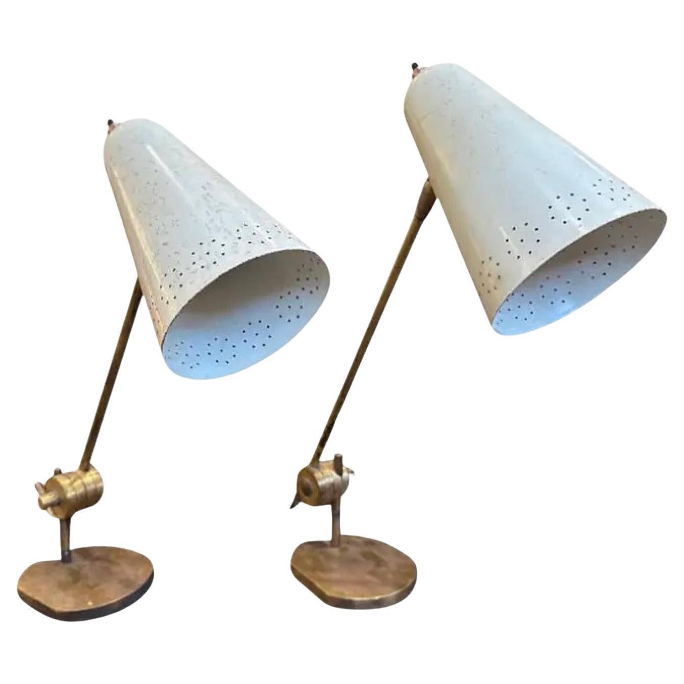 Lampade da scrivania traforate del metà del secolo scorso, una coppia in vendita