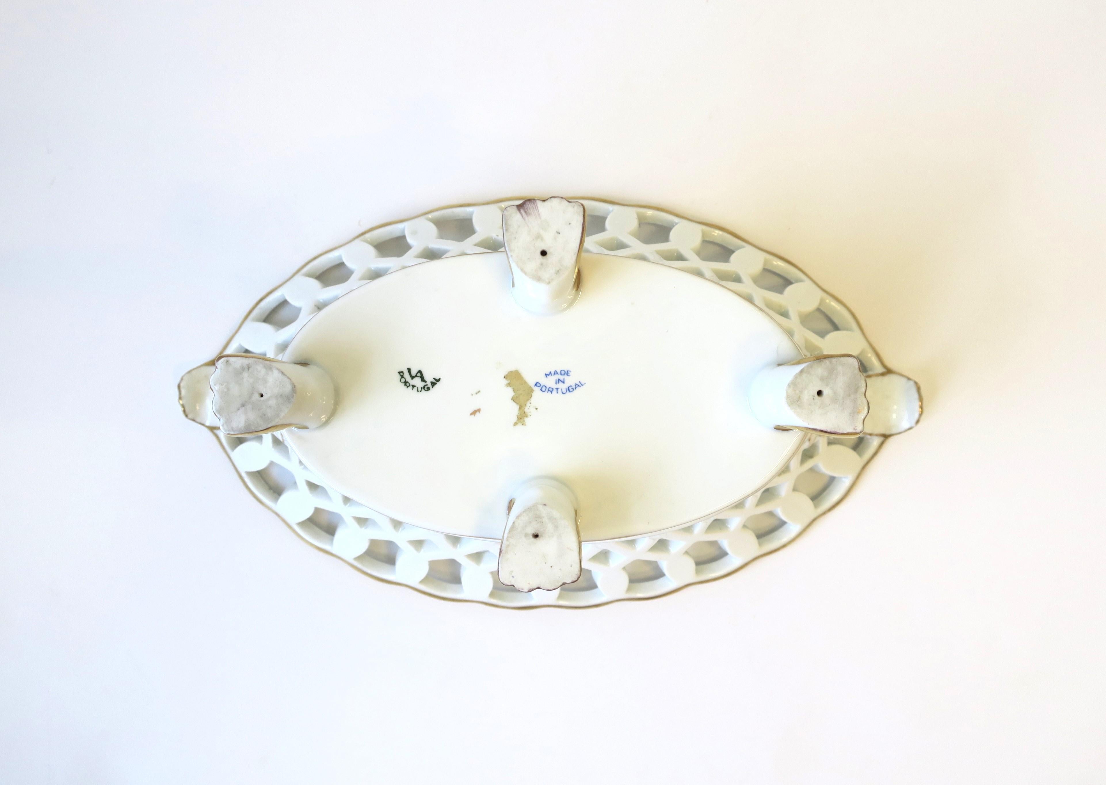 Porcelain Compote Pierced Basket Bowl w/Lion Paw Feet Regency Empire Style For Sale 7