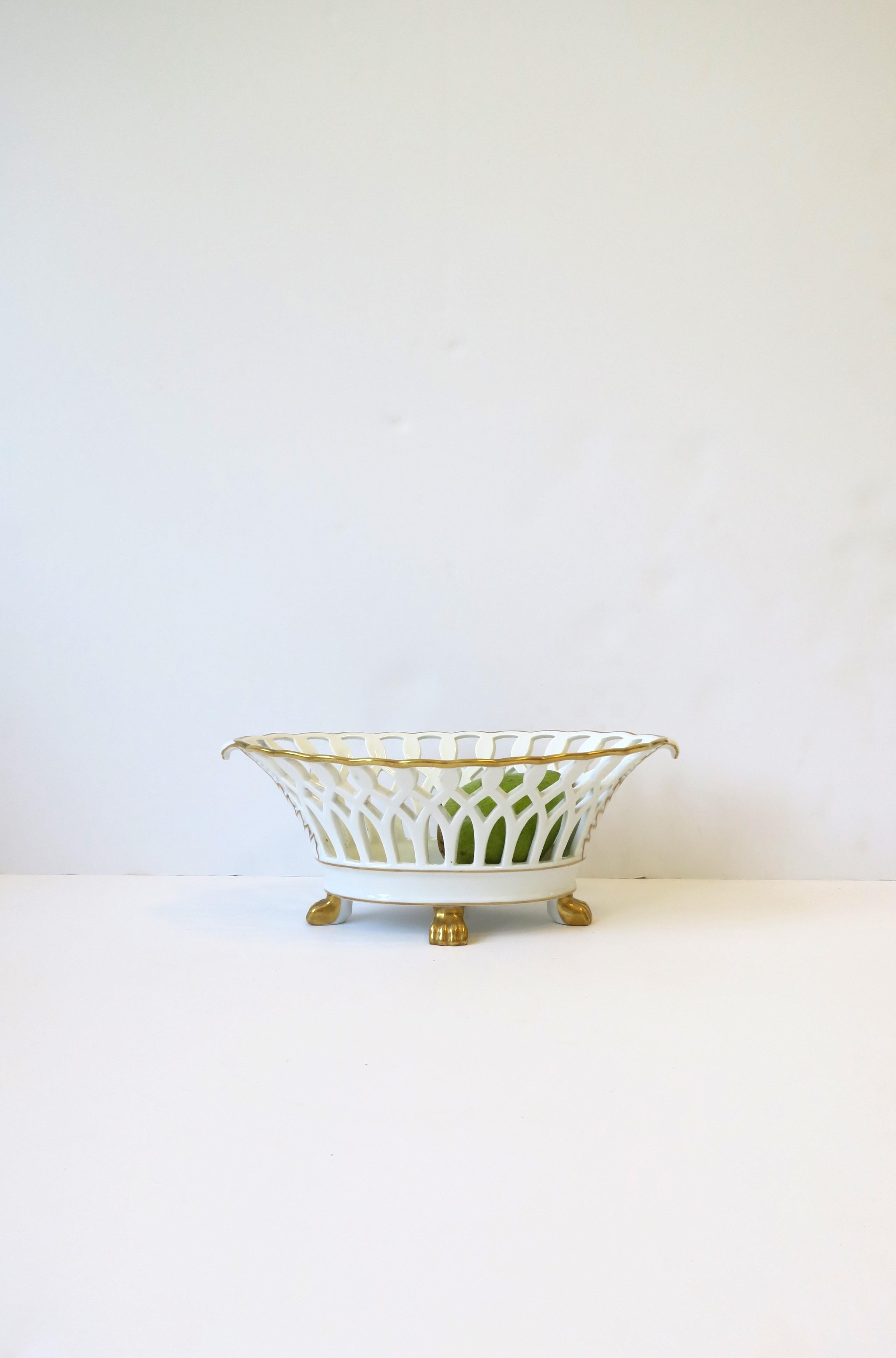 Porcelain Compote Pierced Basket Bowl w/Lion Paw Feet Regency Empire Style In Good Condition For Sale In New York, NY