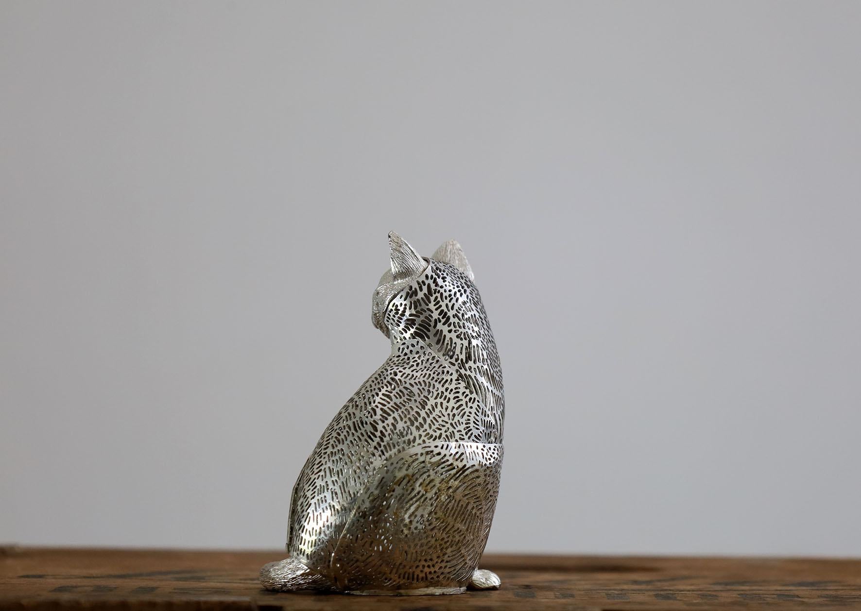 Figurita Lumiere Christofle France Gato de plata perforada Hecho a mano en venta