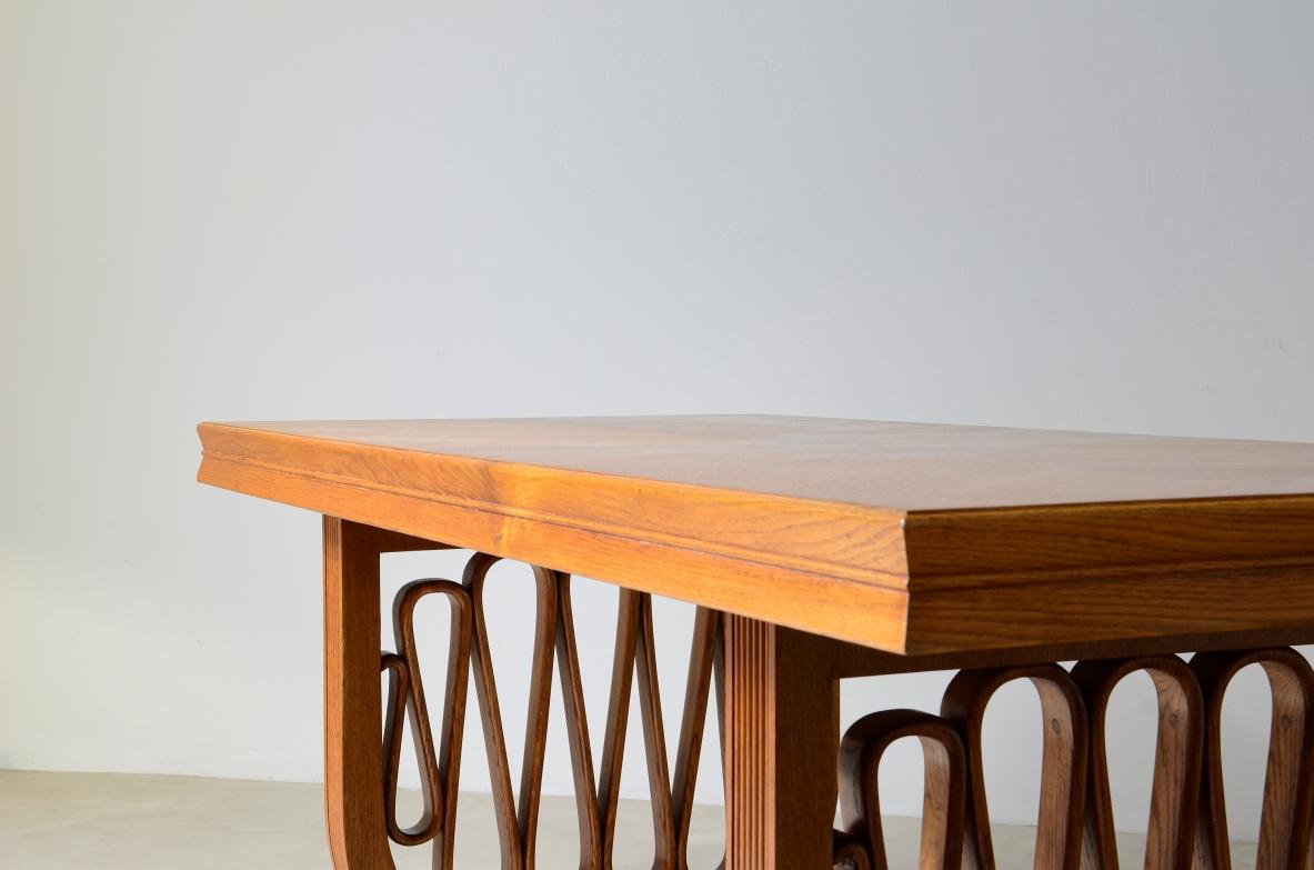 italien Pierluigi Colli  extraordinaire table en chêne avec montants façonnés en vente
