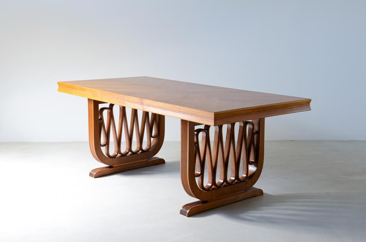 Chêne Pierluigi Colli  extraordinaire table en chêne avec montants façonnés en vente