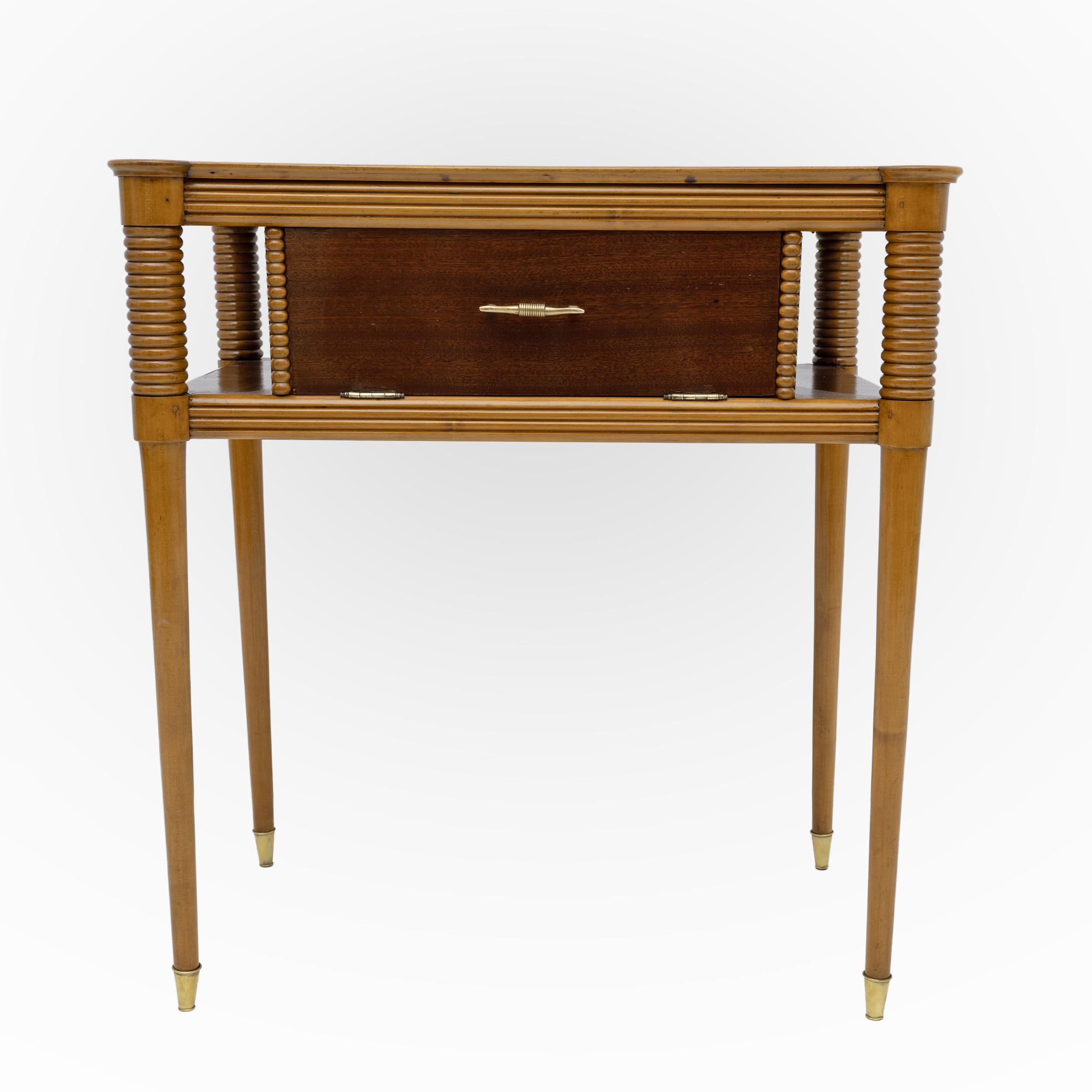 Pierluigi Colli Stil Mid-century Modern Italienischer Ahorn Konsolentisch, 1950er Jahre im Zustand „Gut“ im Angebot in Puglia, Puglia