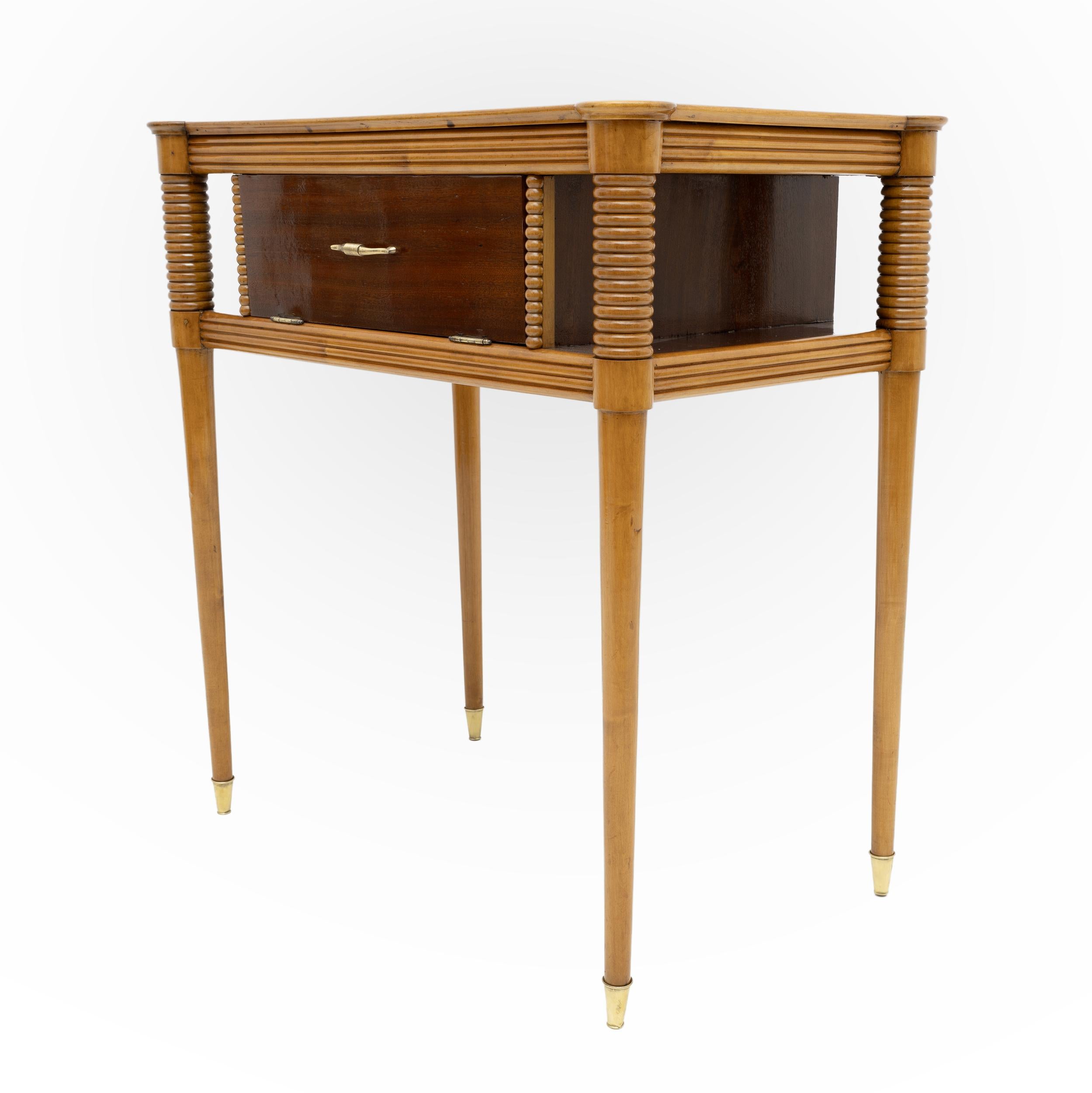 Pierluigi Colli Stil Mid-century Modern Italienischer Ahorn Konsolentisch, 1950er Jahre (Mitte des 20. Jahrhunderts) im Angebot