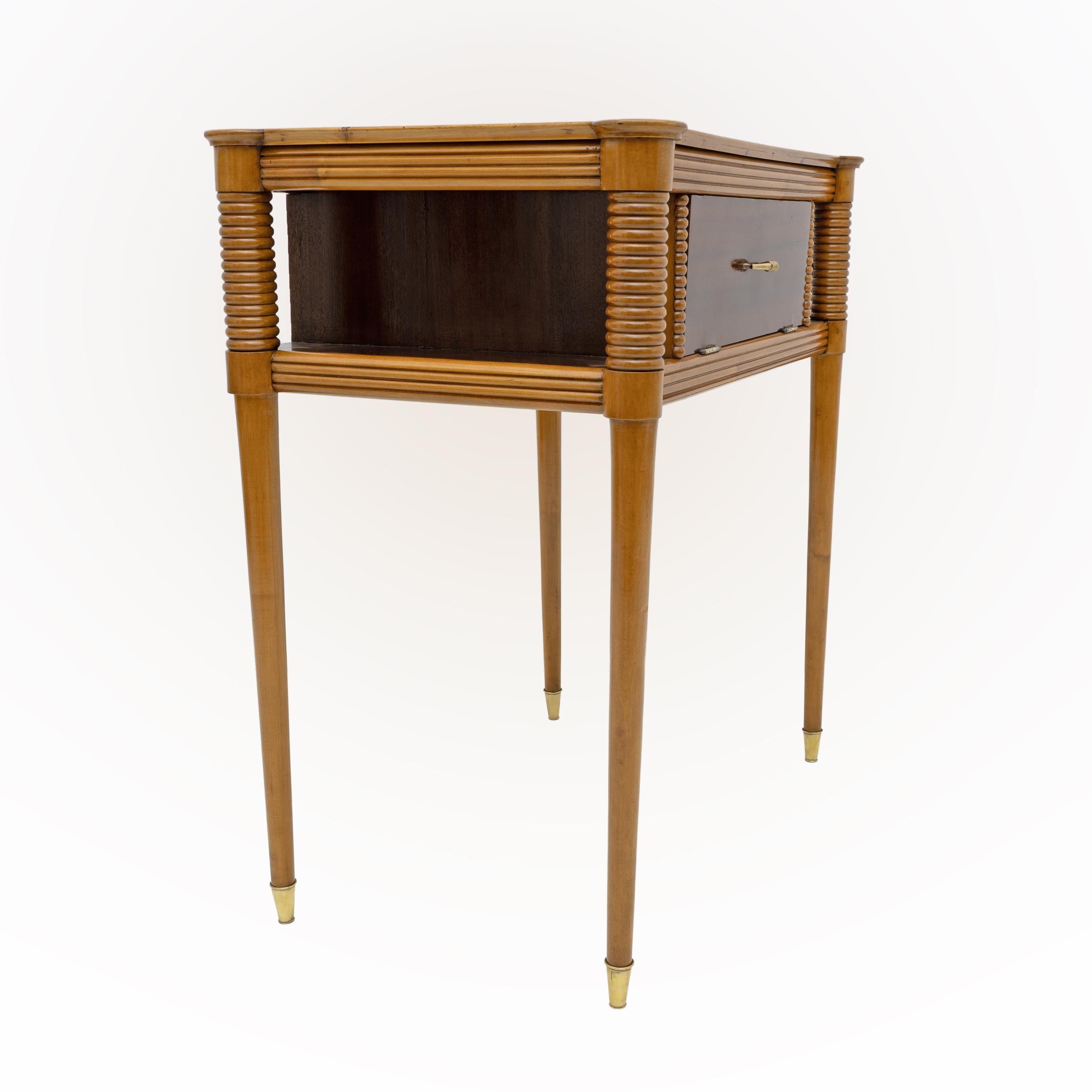 Pierluigi Colli Stil Mid-century Modern Italienischer Ahorn Konsolentisch, 1950er Jahre im Angebot 1