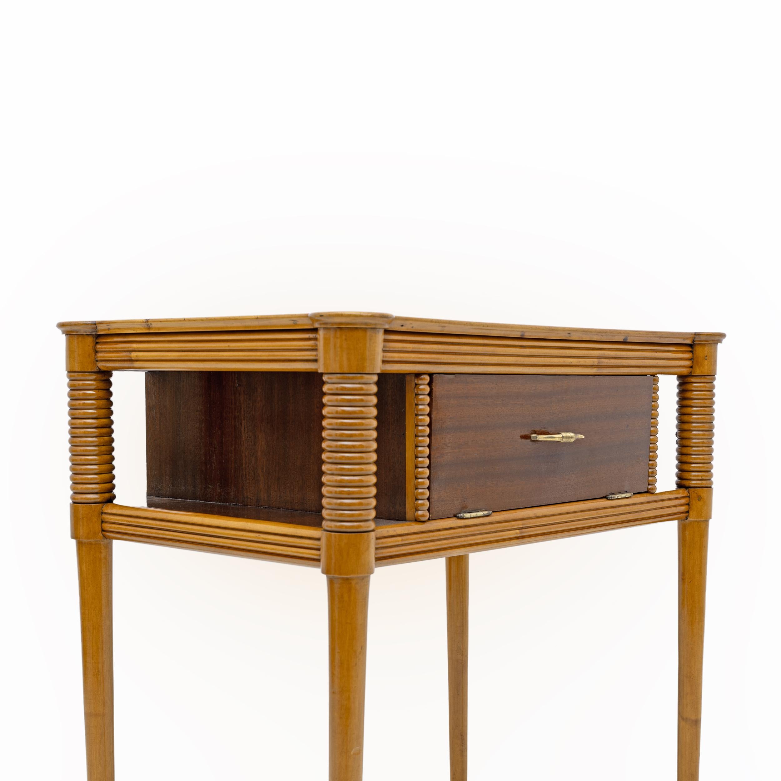 Pierluigi Colli Stil Mid-century Modern Italienischer Ahorn Konsolentisch, 1950er Jahre im Angebot 2