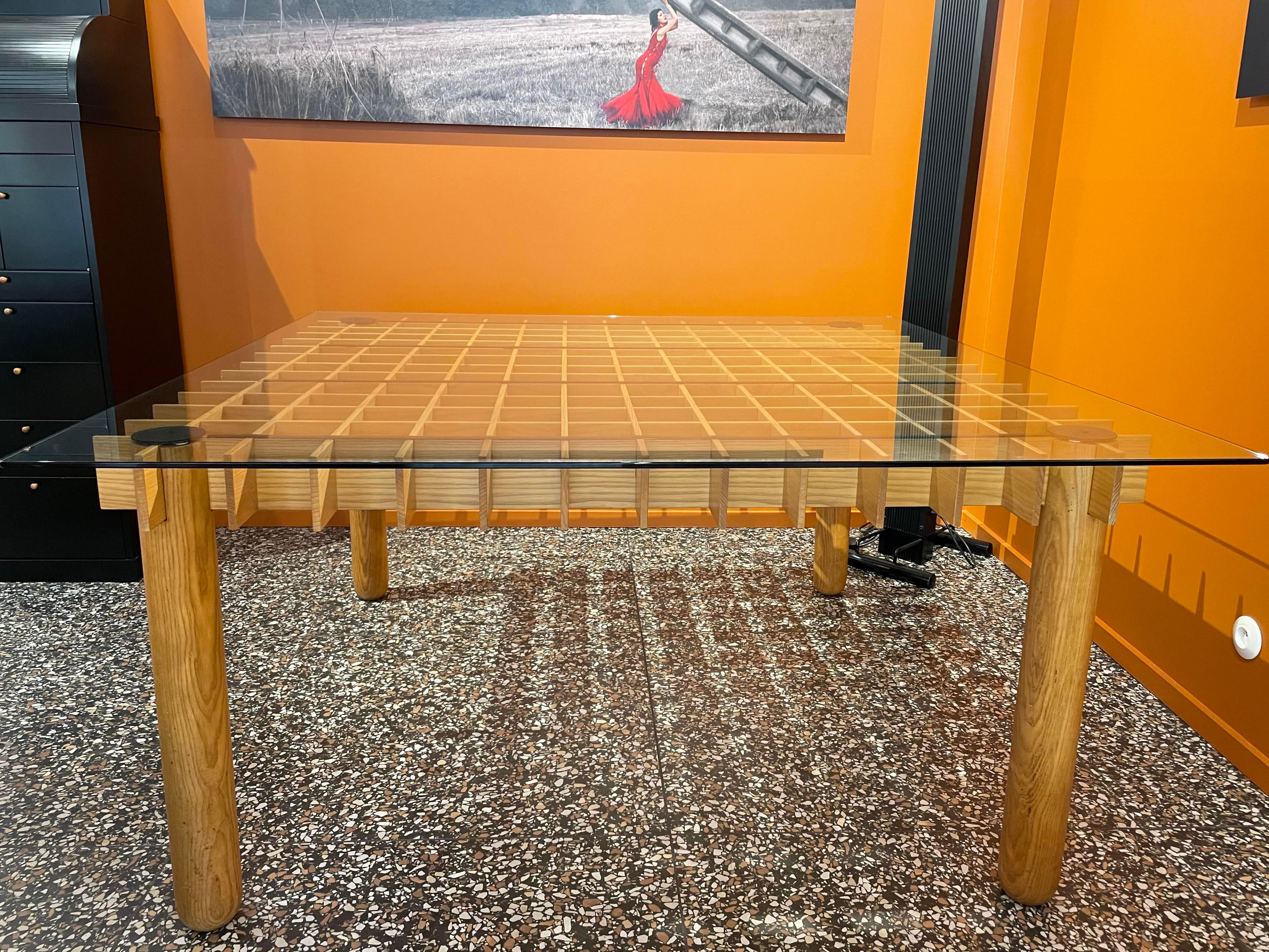 Vetro Grande tavolo da pranzo architettonico in legno Italia 1970-1980