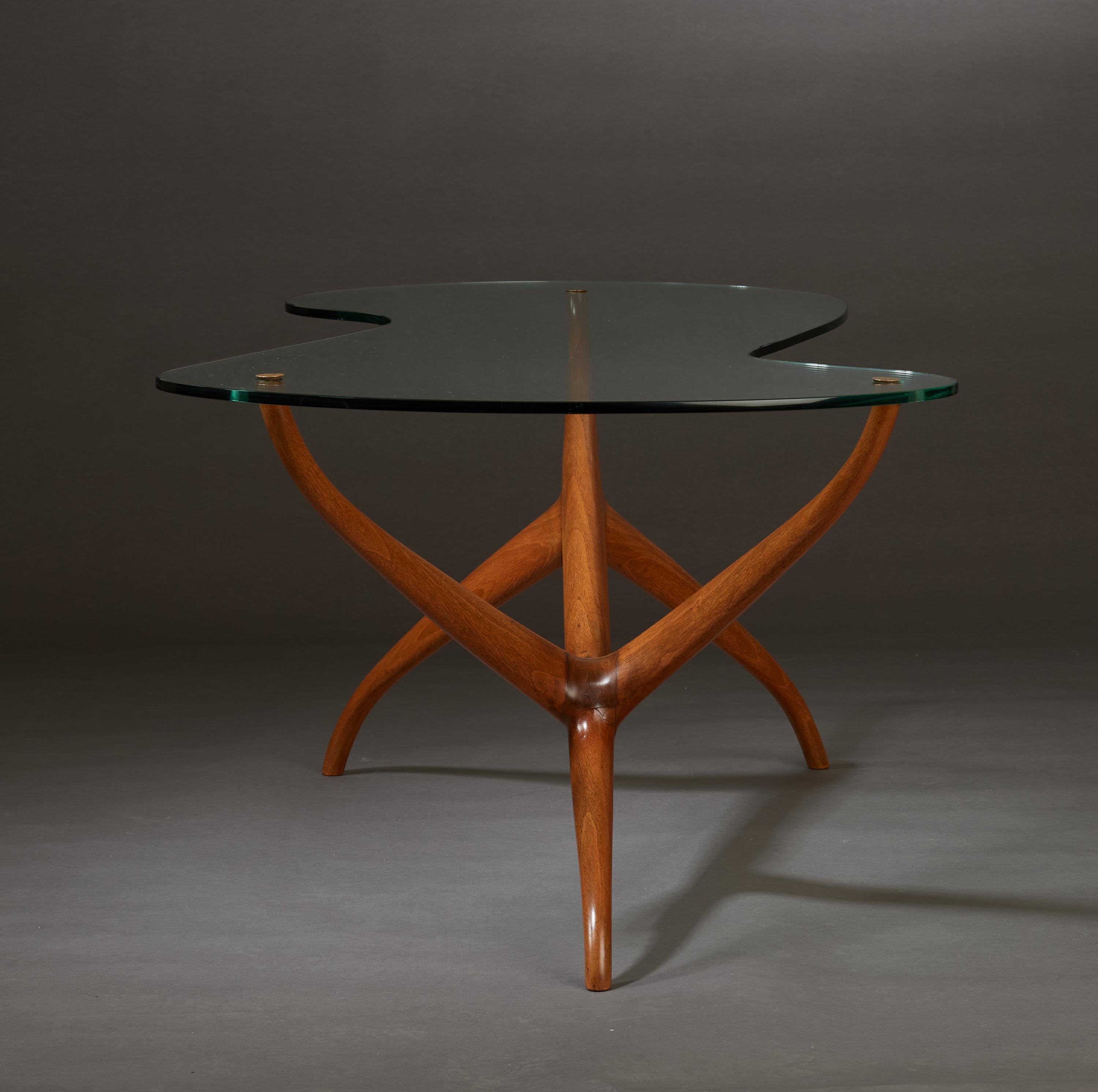Pierluigi Giordani : Exceptionnelle table basse sculpturale en Oak Oak et verre, Italie, années 1950 Bon état - En vente à New York, NY