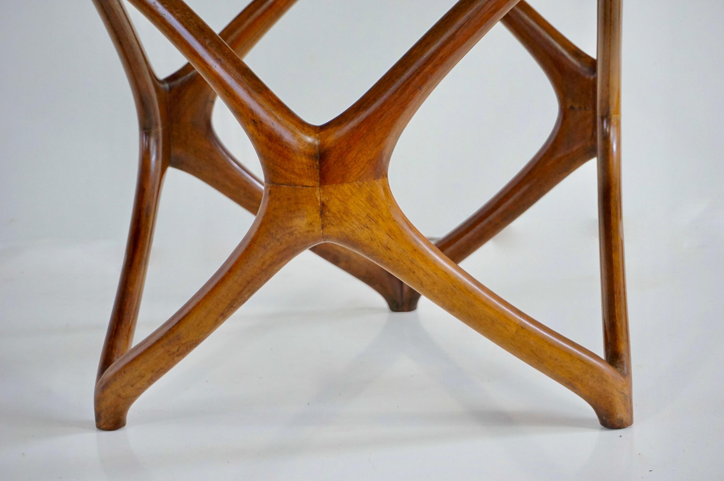 Runder Couchtisch von Pierluigi Giordani, geschnitztes Holz und Kristallplatte, 1950 im Angebot 5