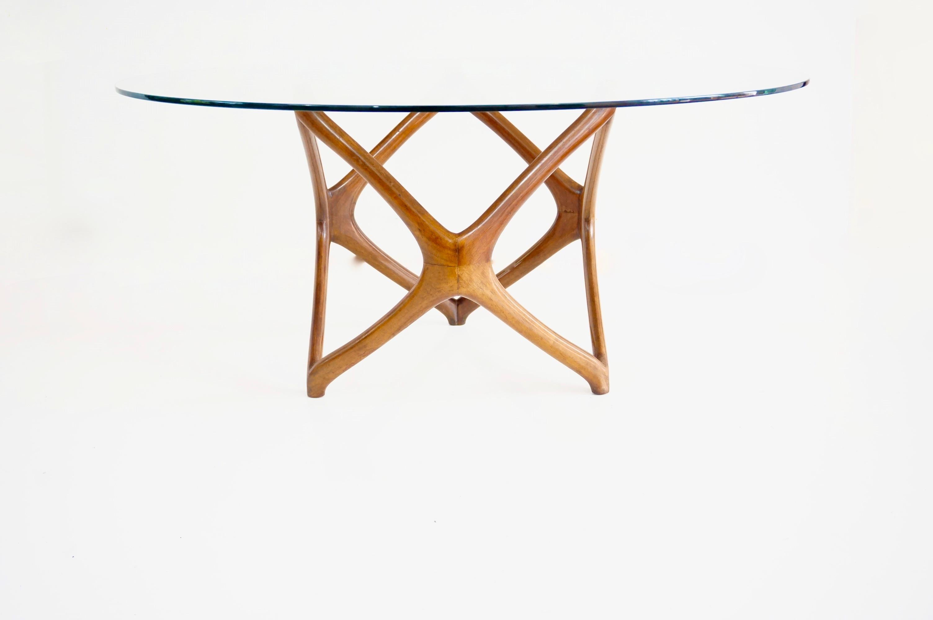 Runder Couchtisch von Pierluigi Giordani, geschnitztes Holz und Kristallplatte, 1950 (Handgeschnitzt) im Angebot