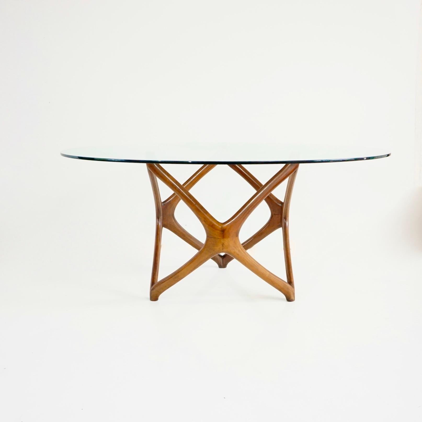 Runder Couchtisch von Pierluigi Giordani, geschnitztes Holz und Kristallplatte, 1950 im Zustand „Gut“ im Angebot in Rome, IT