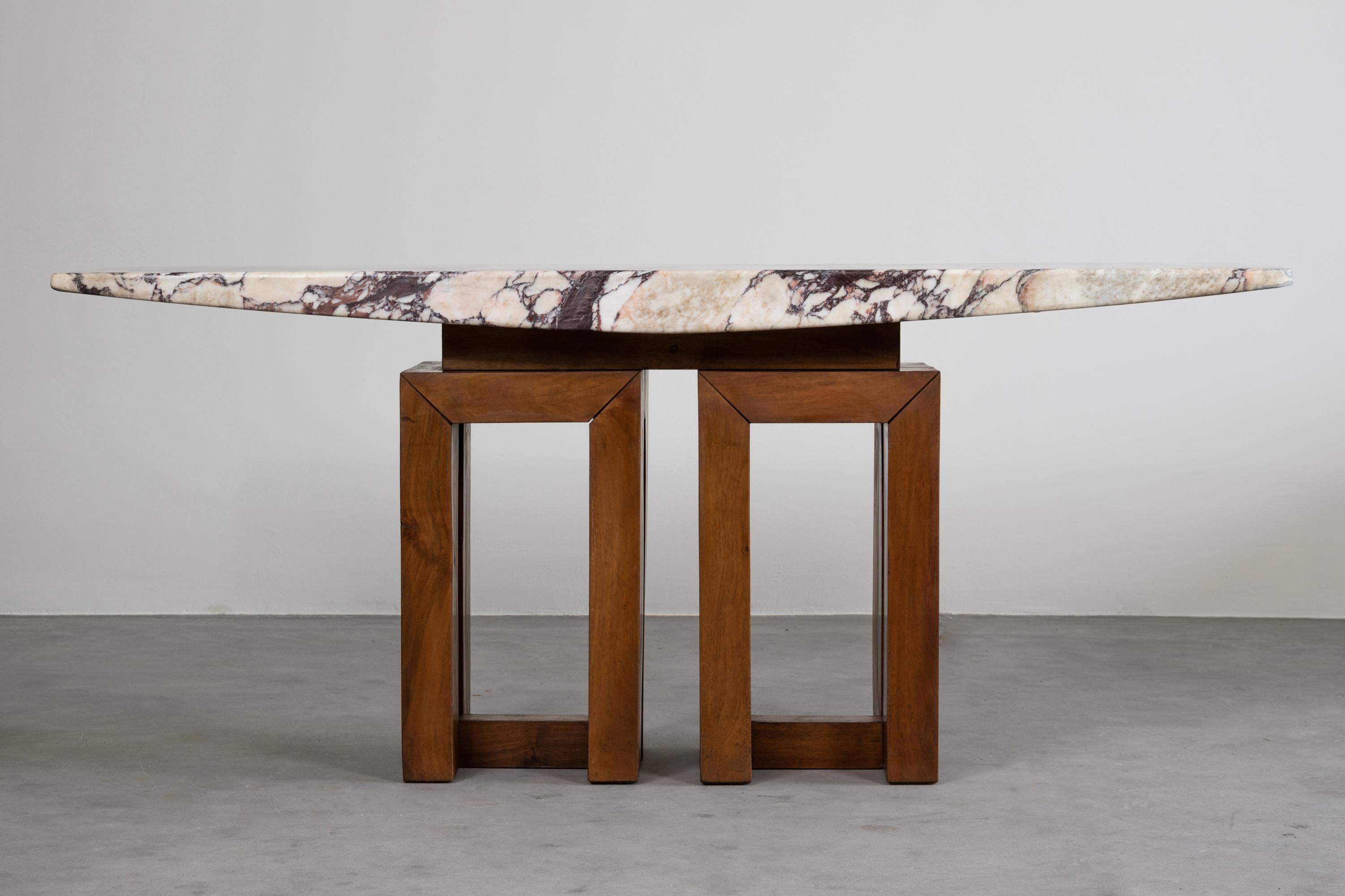 Beautiful console table with walnut woos structure and a marble top.
Designed by Pierluigi Spadolini, Italian manufacture, 1960s.
  
