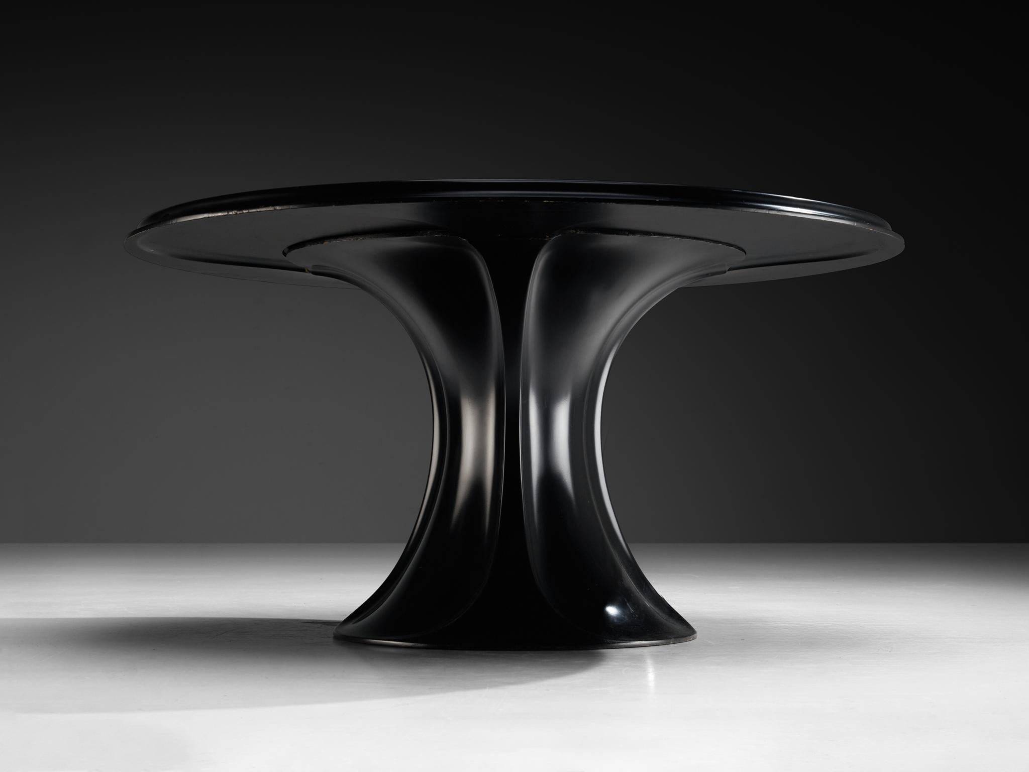 Post-Modern Pierluigi Spadolini for 1P 'Boccio' Round Dining Table in Resin For Sale