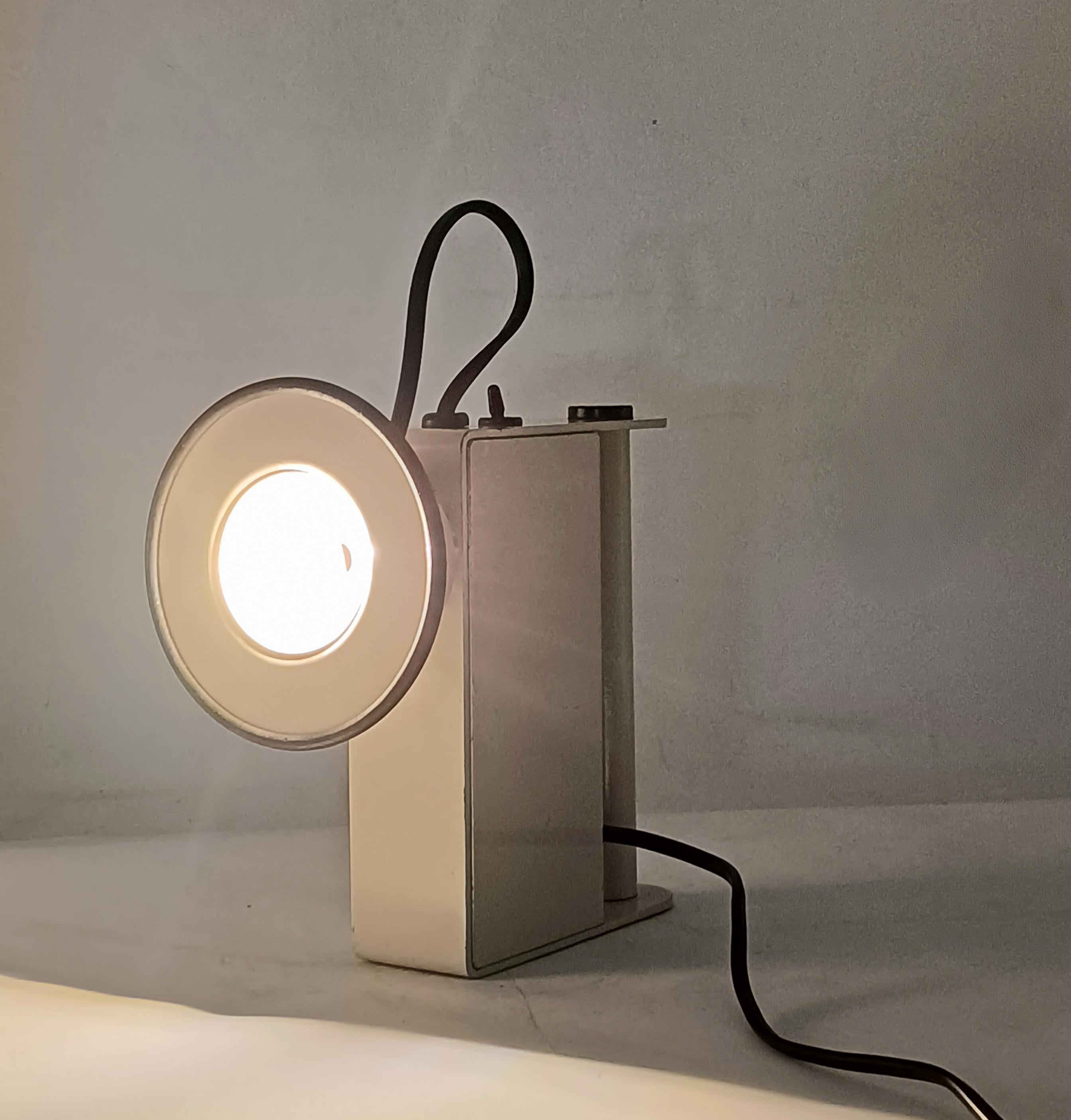 Piero Castiglioni y Gae Aulenti para Stilnovo Lámpara de mesa 