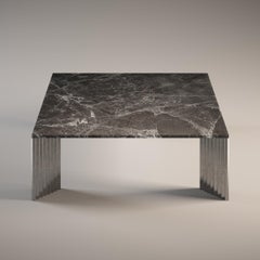 Table basse grise Piero Emperador de Fred et Juul