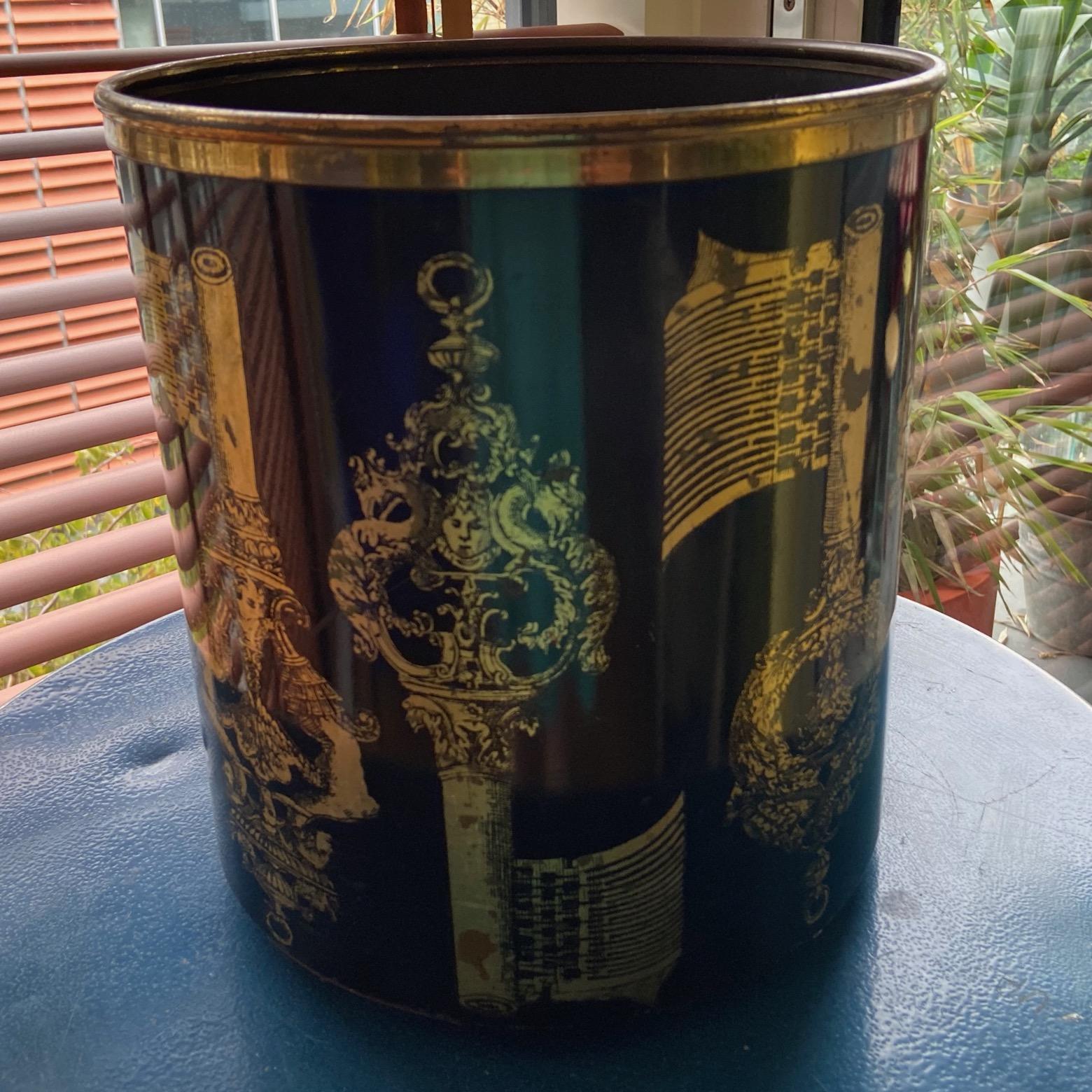 Piero Fornasetti 1950s Black and Gold Stencilled Key Design Paper Waste Basket For Sale 6