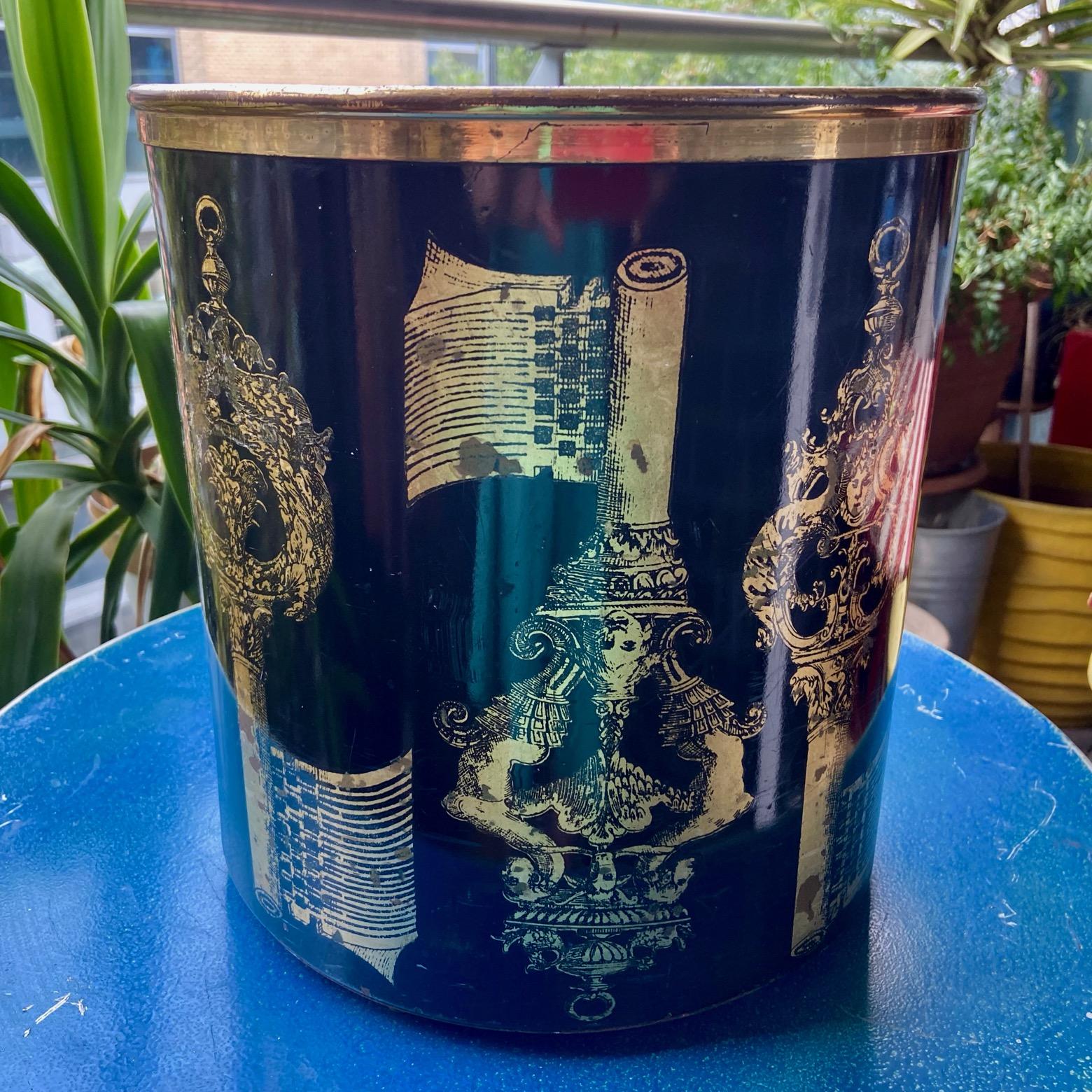 Piero Fornasetti 1950s Black and Gold Stencilled Key Design Paper Waste Basket For Sale 8