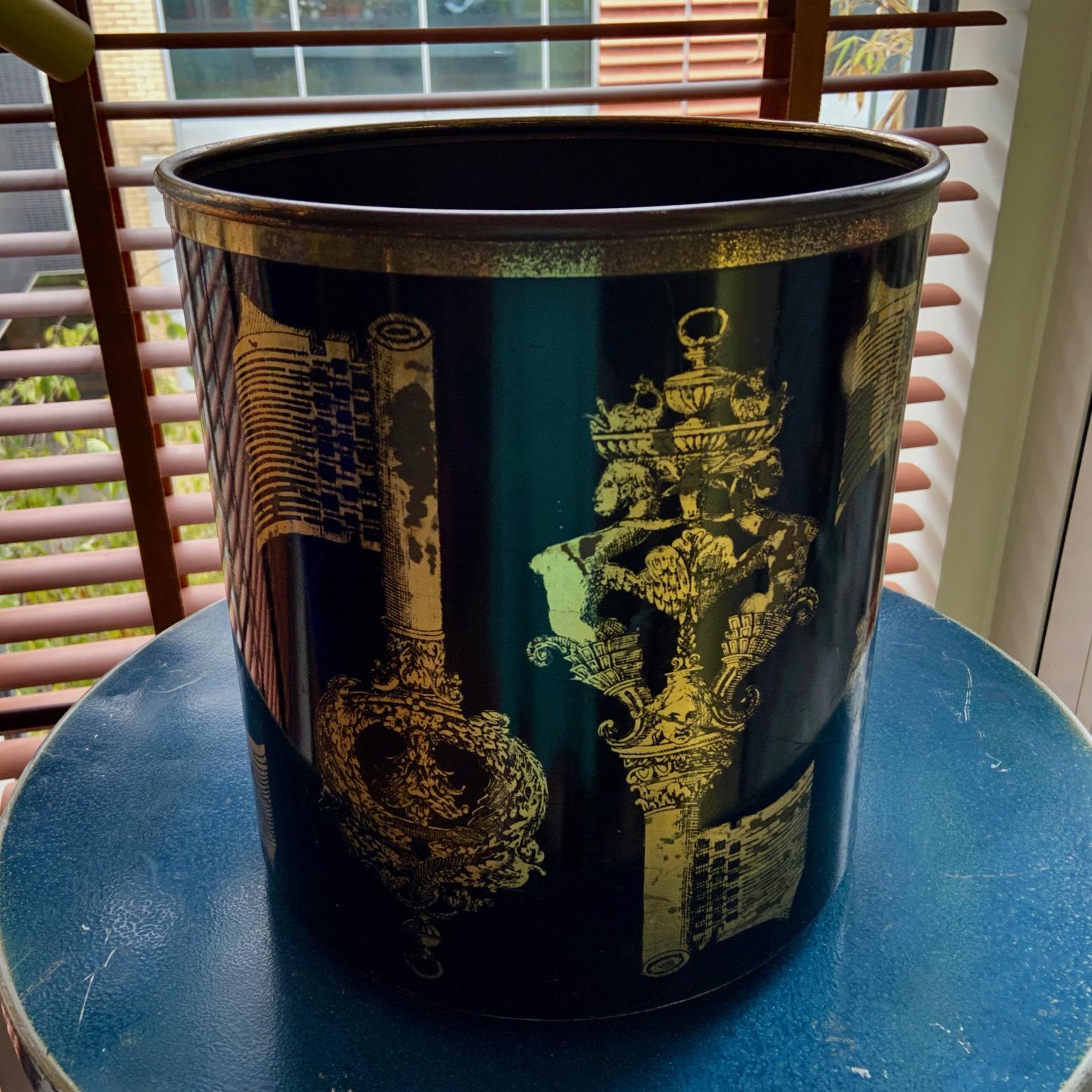 Piero Fornasetti 1950s Black and Gold Stencilled Key Design Paper Waste Basket For Sale 2