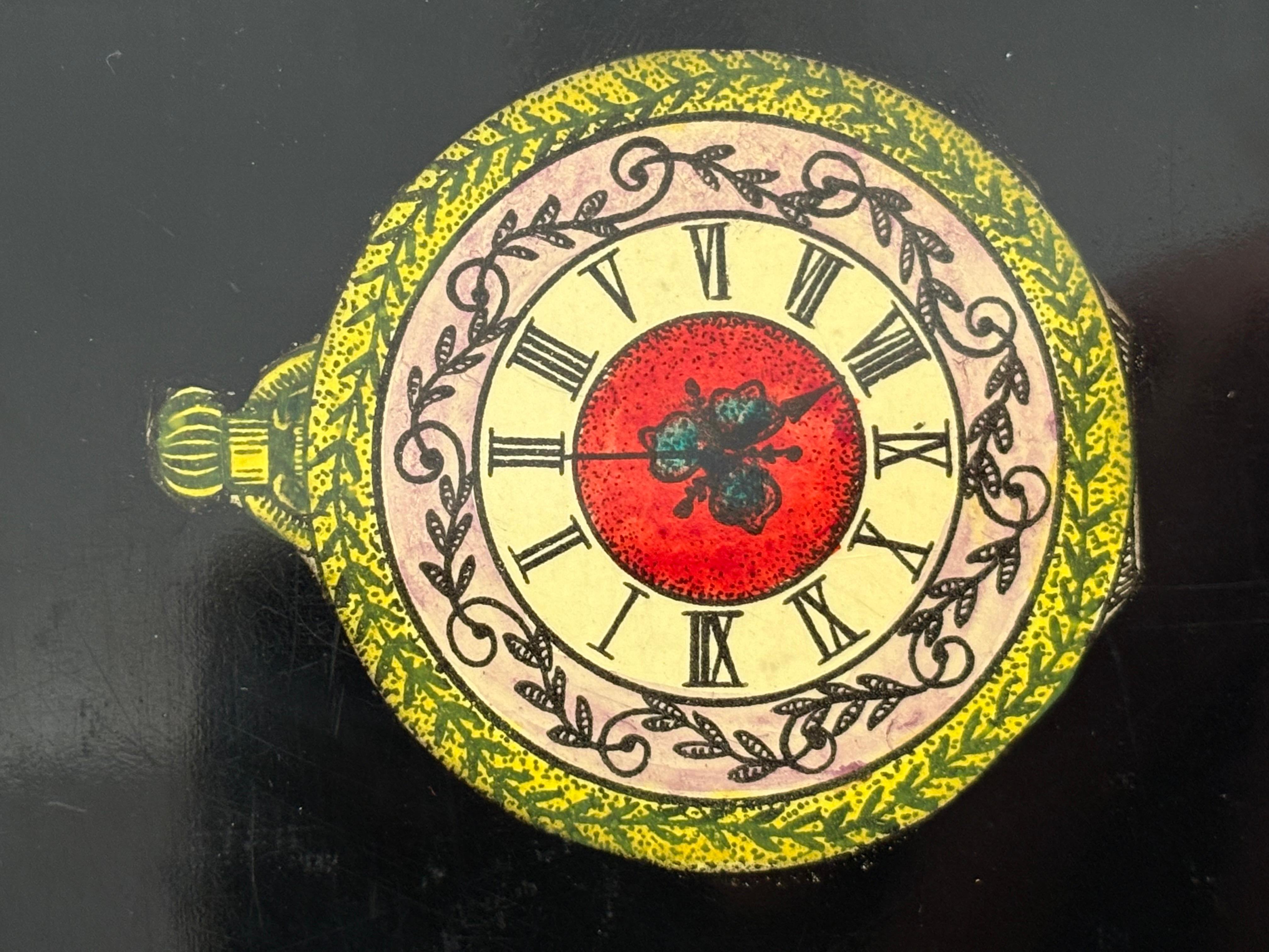 italien Piero Fornasetti , 1950s, Italien, Boîte en métal peint et émaillé en vente