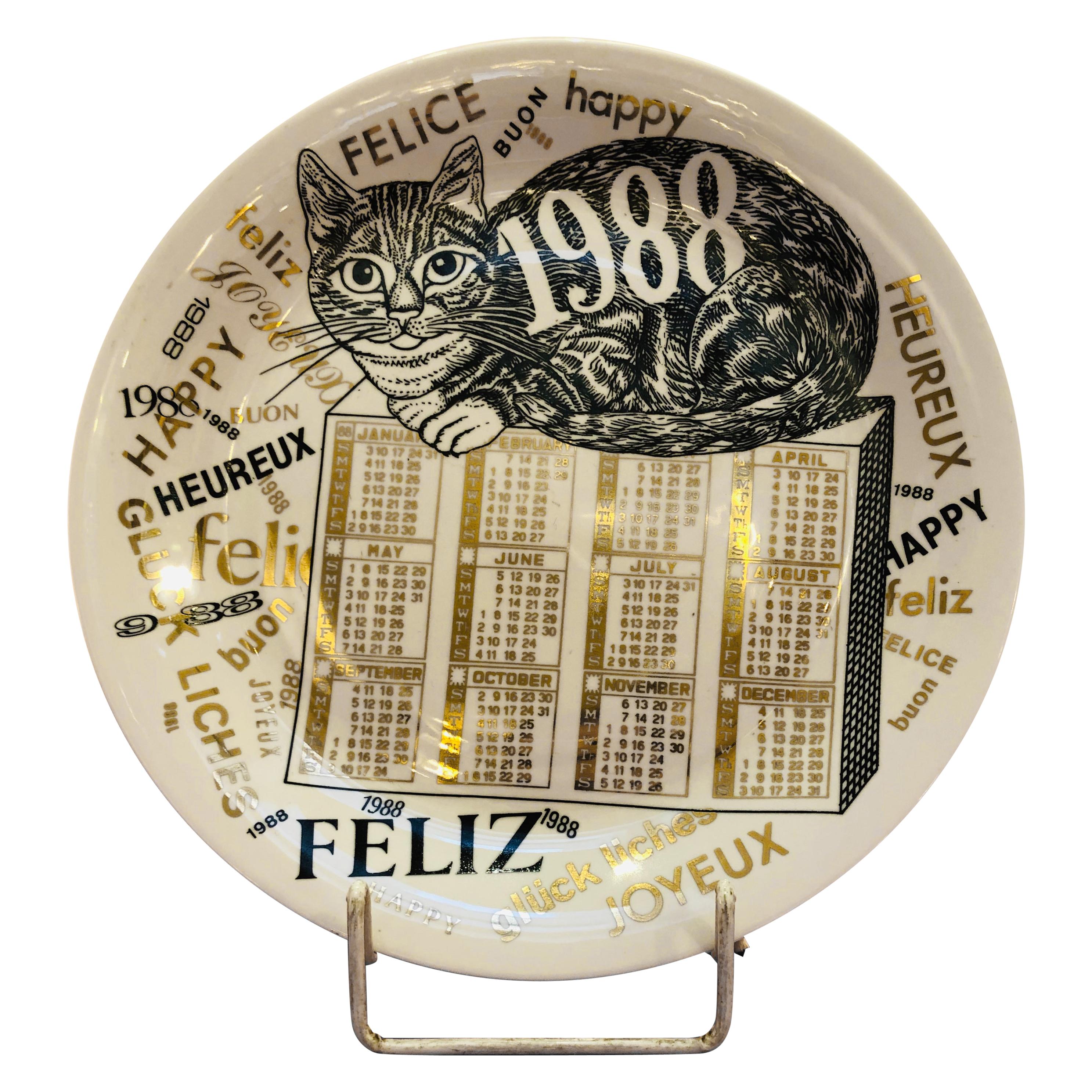 Assiette en porcelaine avec calendrier de Piero Fornasetti pour l'année 1988