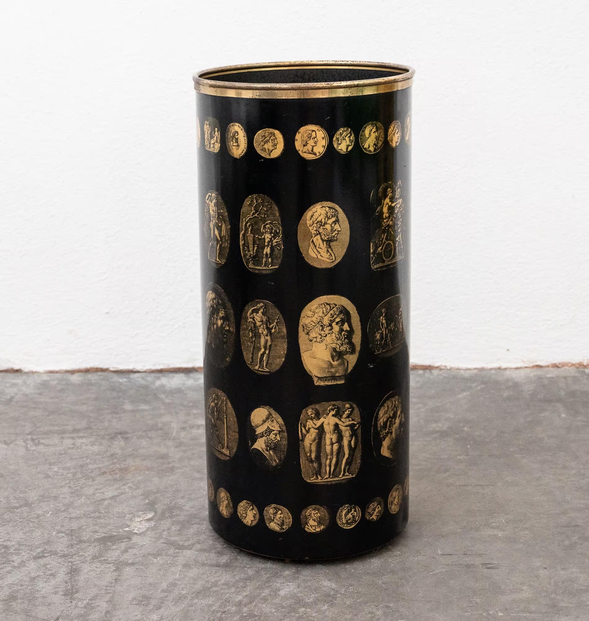 Piero Fornasetti Modèle Cameos Porte-parapluies en vente 4