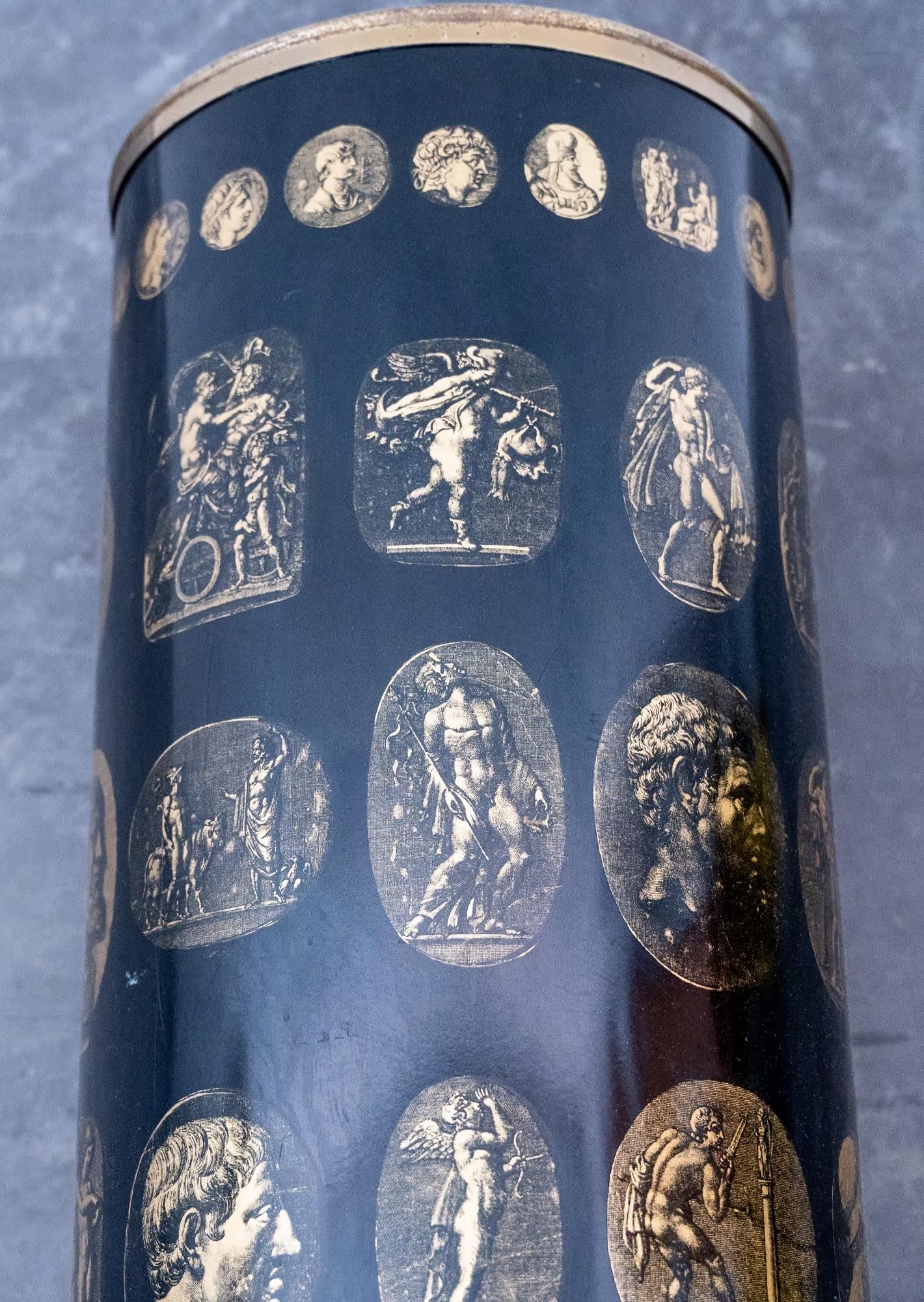 Piero Fornasetti Modèle Cameos Porte-parapluies en vente 11