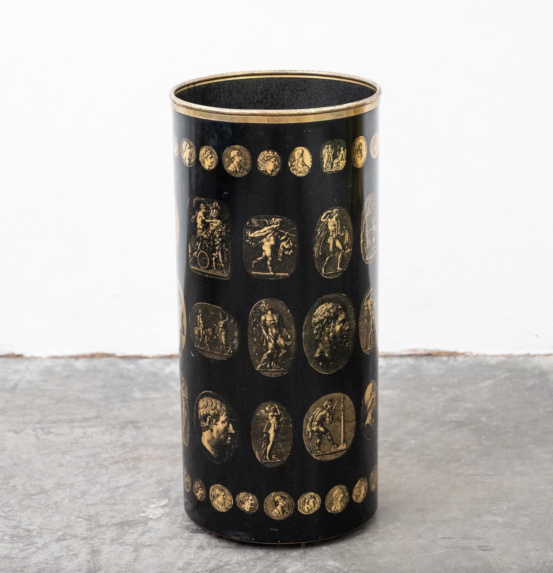 Acier Piero Fornasetti Modèle Cameos Porte-parapluies en vente