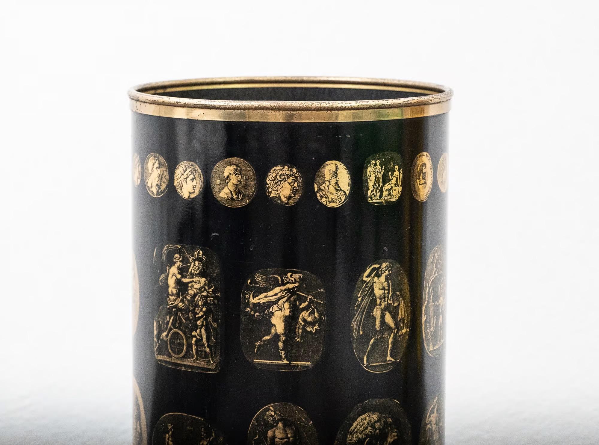 Piero Fornasetti Modèle Cameos Porte-parapluies en vente 1