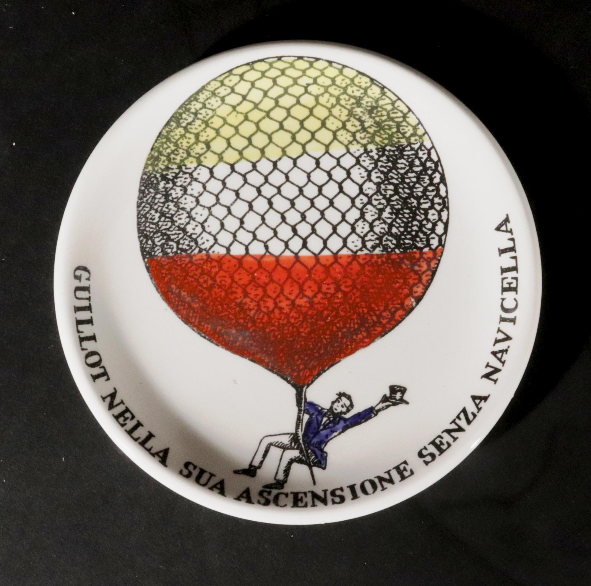 Piero Fornasetti Keramik Palloni, komplettes Set von Untersetzern mit Heißluftballon aus Keramik im Angebot 1