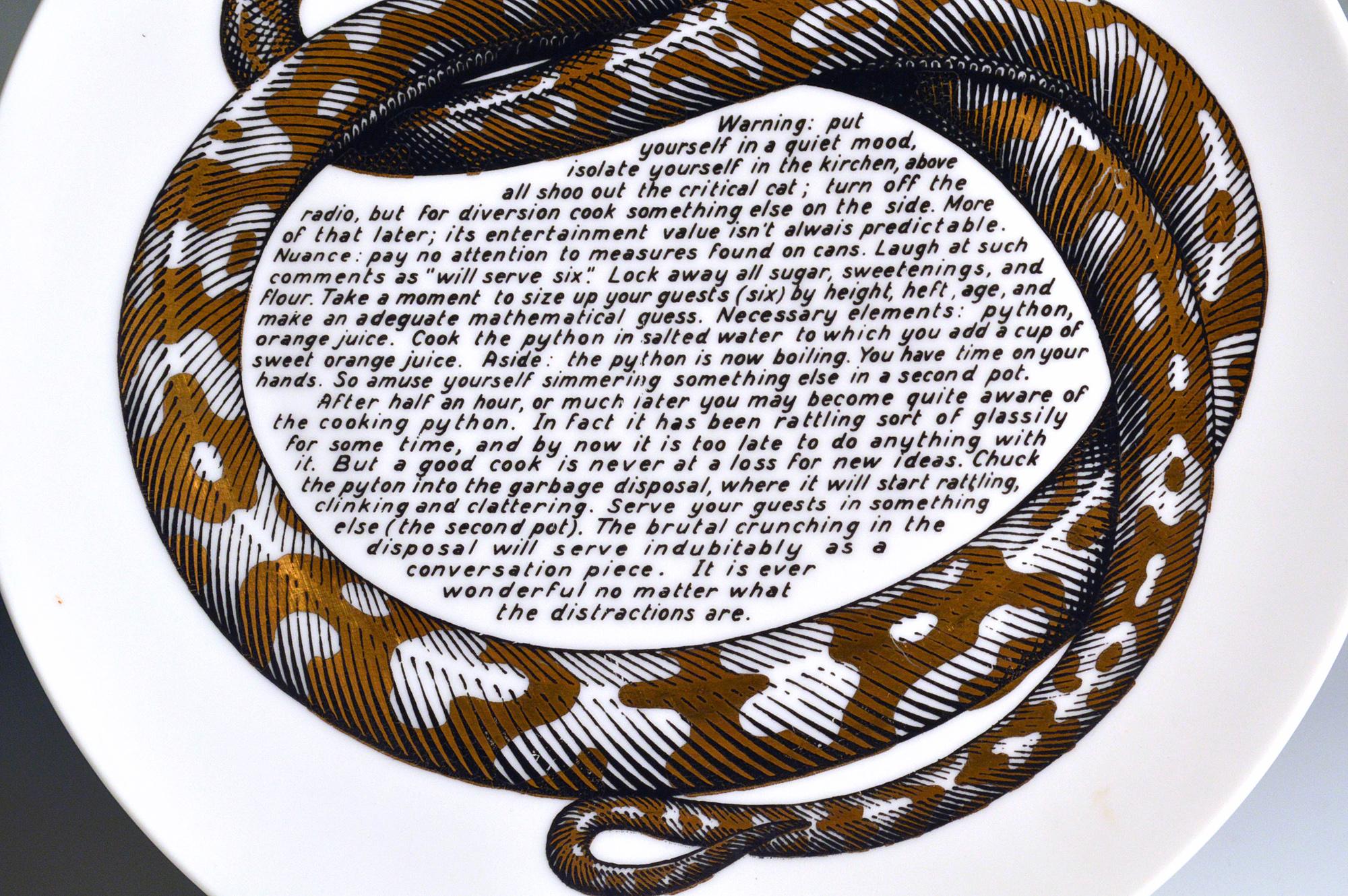 Piero Fornasetti Fleming Joffe Porcelain Plate- Python A La Orange en Bueno estado para la venta en Downingtown, PA