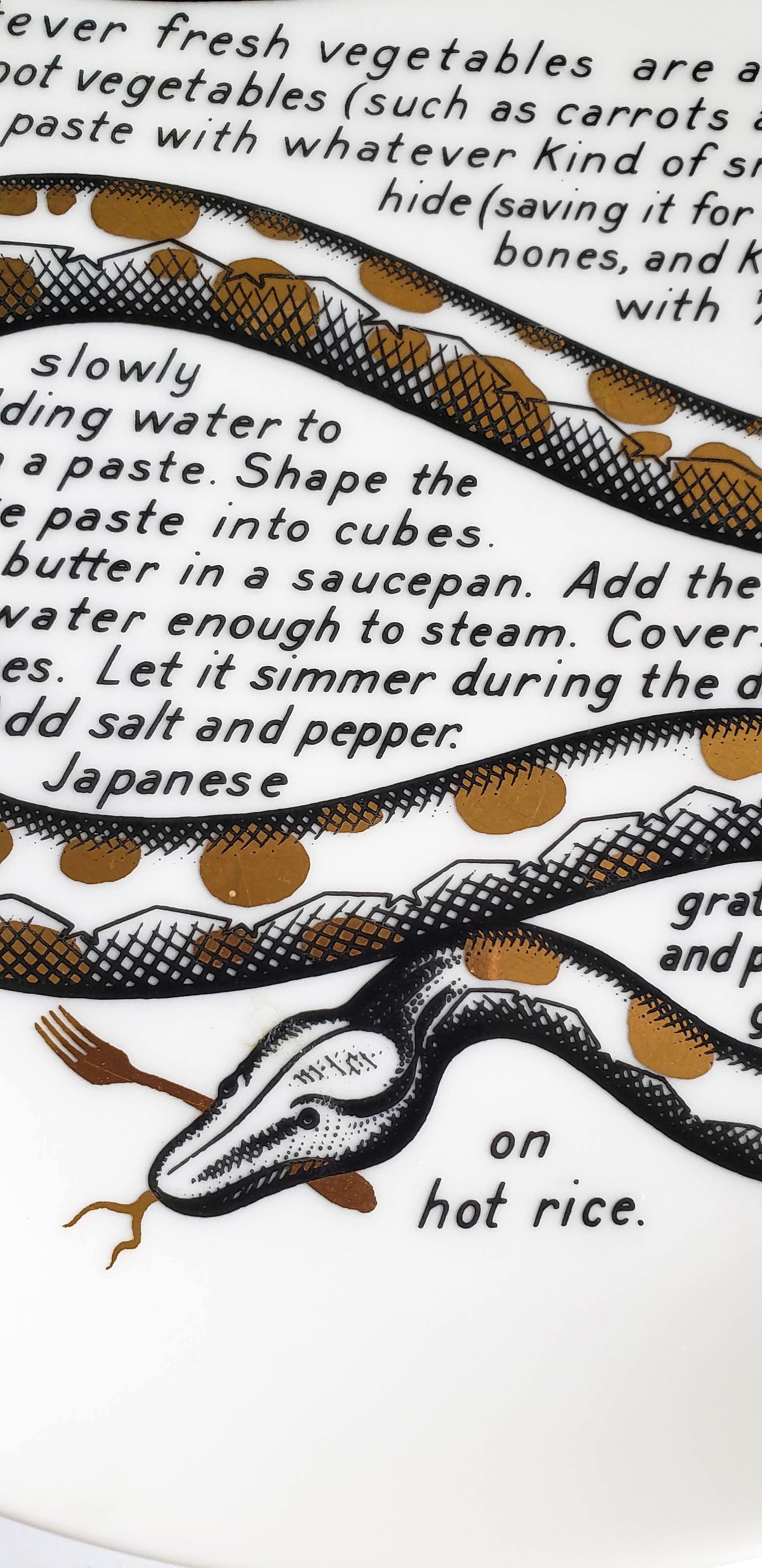 italien Assiette à recettes en porcelaine de Piero Fornasetti Fleming Joffe, Serpent à la Cléopâtre en vente