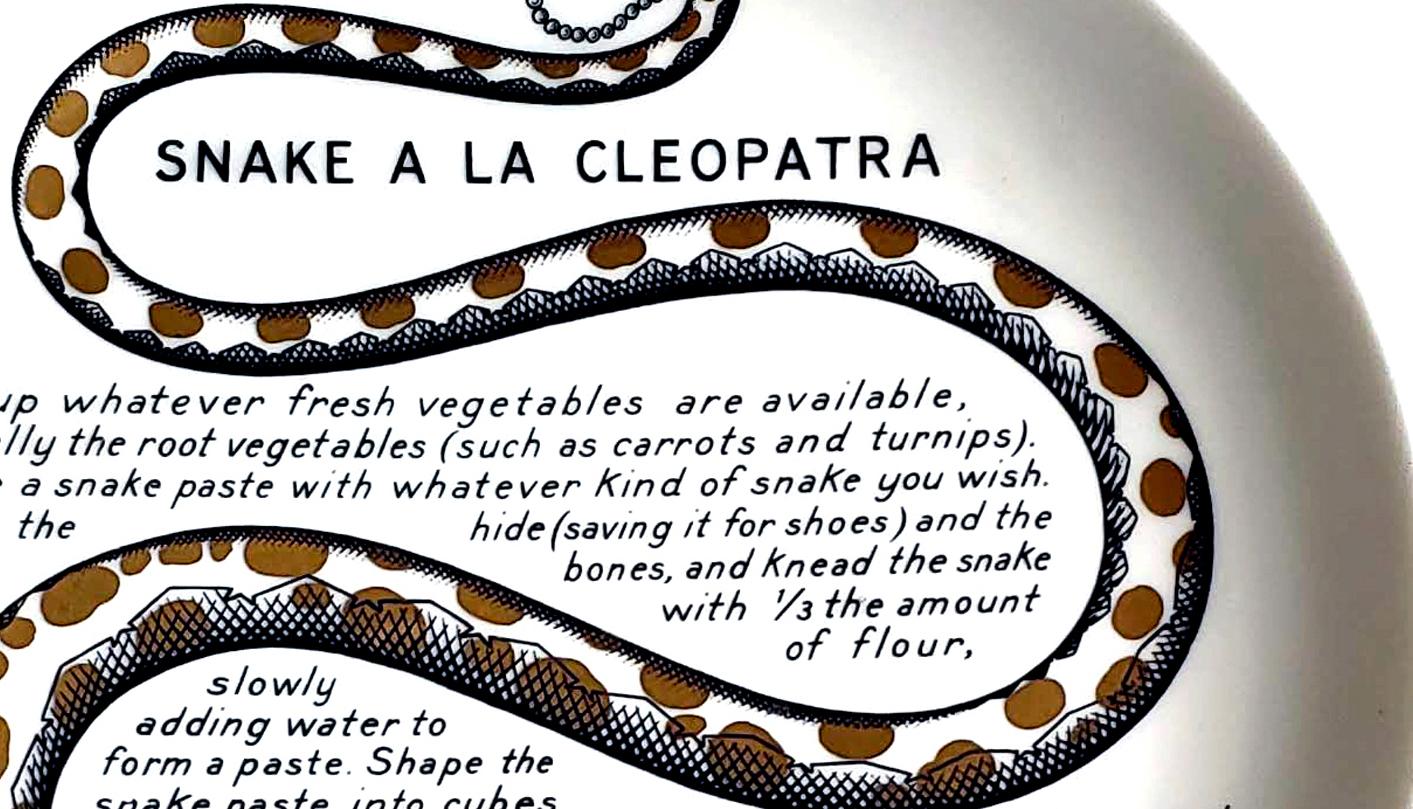 Milieu du XXe siècle Assiette à recettes en porcelaine de Piero Fornasetti Fleming Joffe, Serpent à la Cléopâtre en vente
