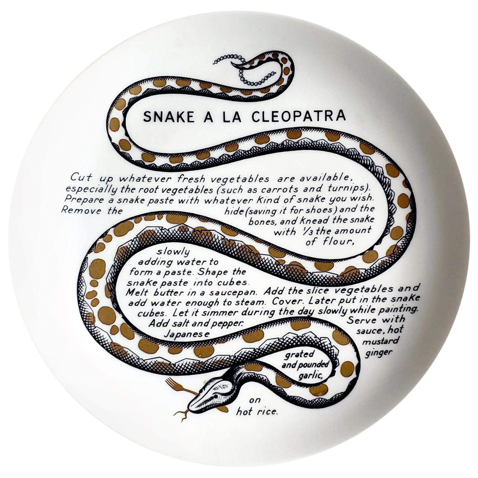 Assiette à recettes en porcelaine de Piero Fornasetti Fleming Joffe, Serpent à la Cléopâtre