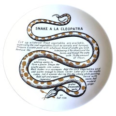 Assiette à recettes en porcelaine de Piero Fornasetti Fleming Joffe, Serpent à la Cléopâtre