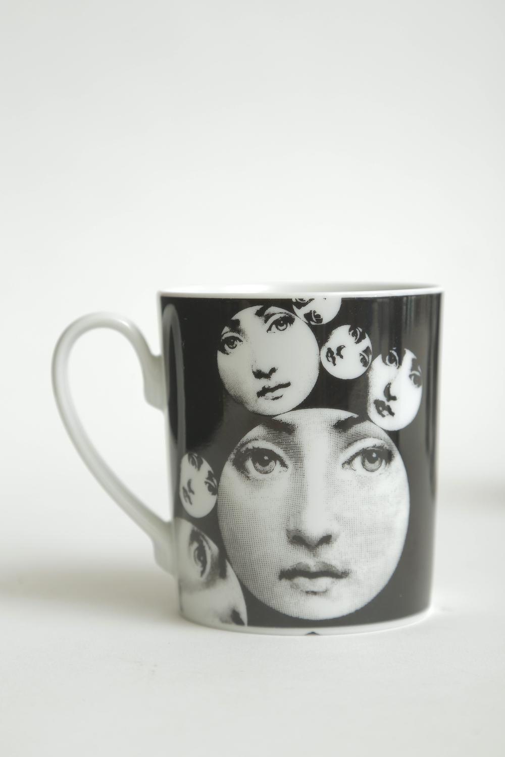 Piero Fornasetti for Rosenthal Lina Porcelain Coffee or Tea Mugs Vintage Set /4 In Good Condition In North Miami, FL