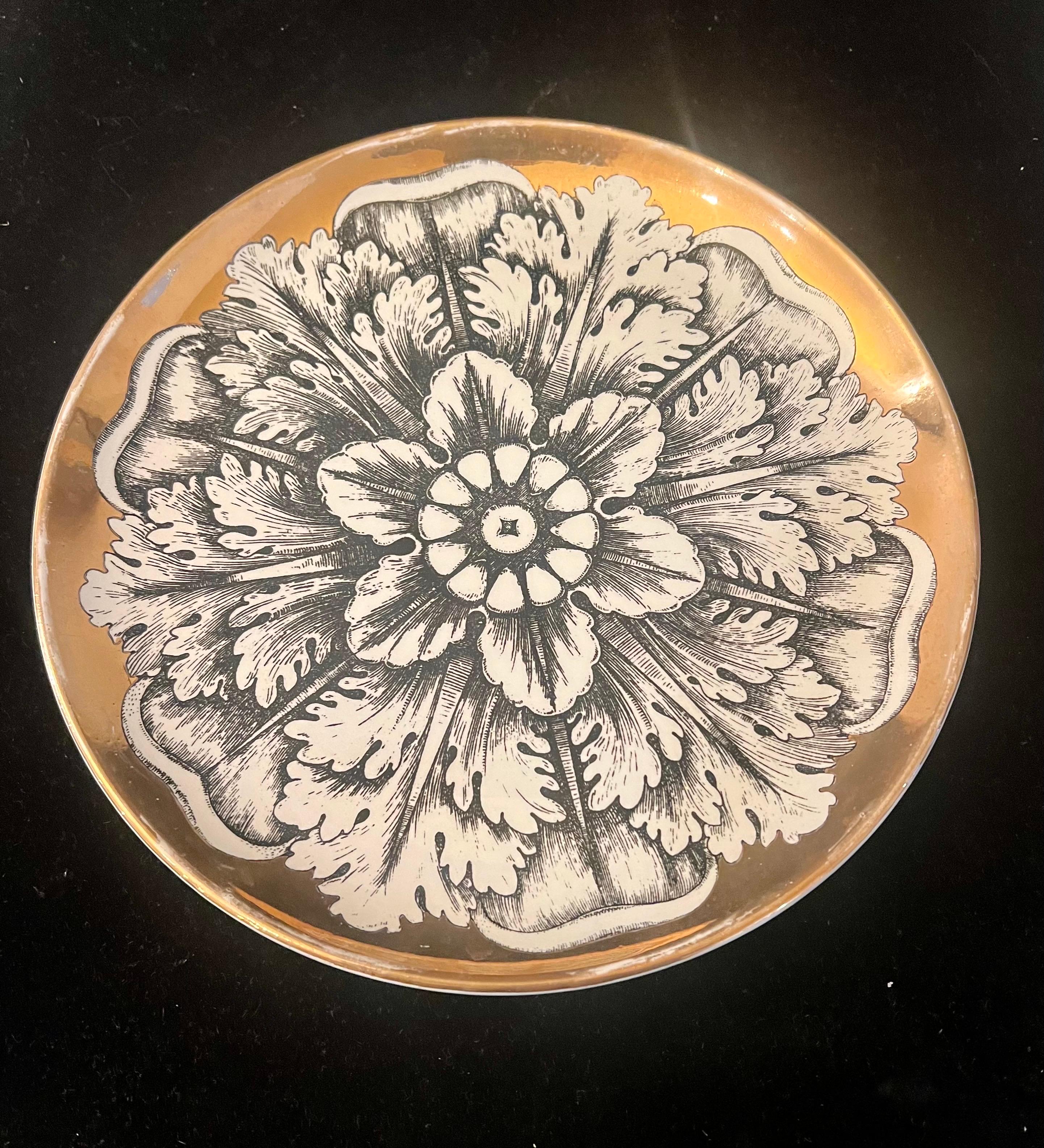 Mid-Century Modern Piero Fornasetti for Rosoni Pattern Porcelain Decorative Plate Italy For Sale