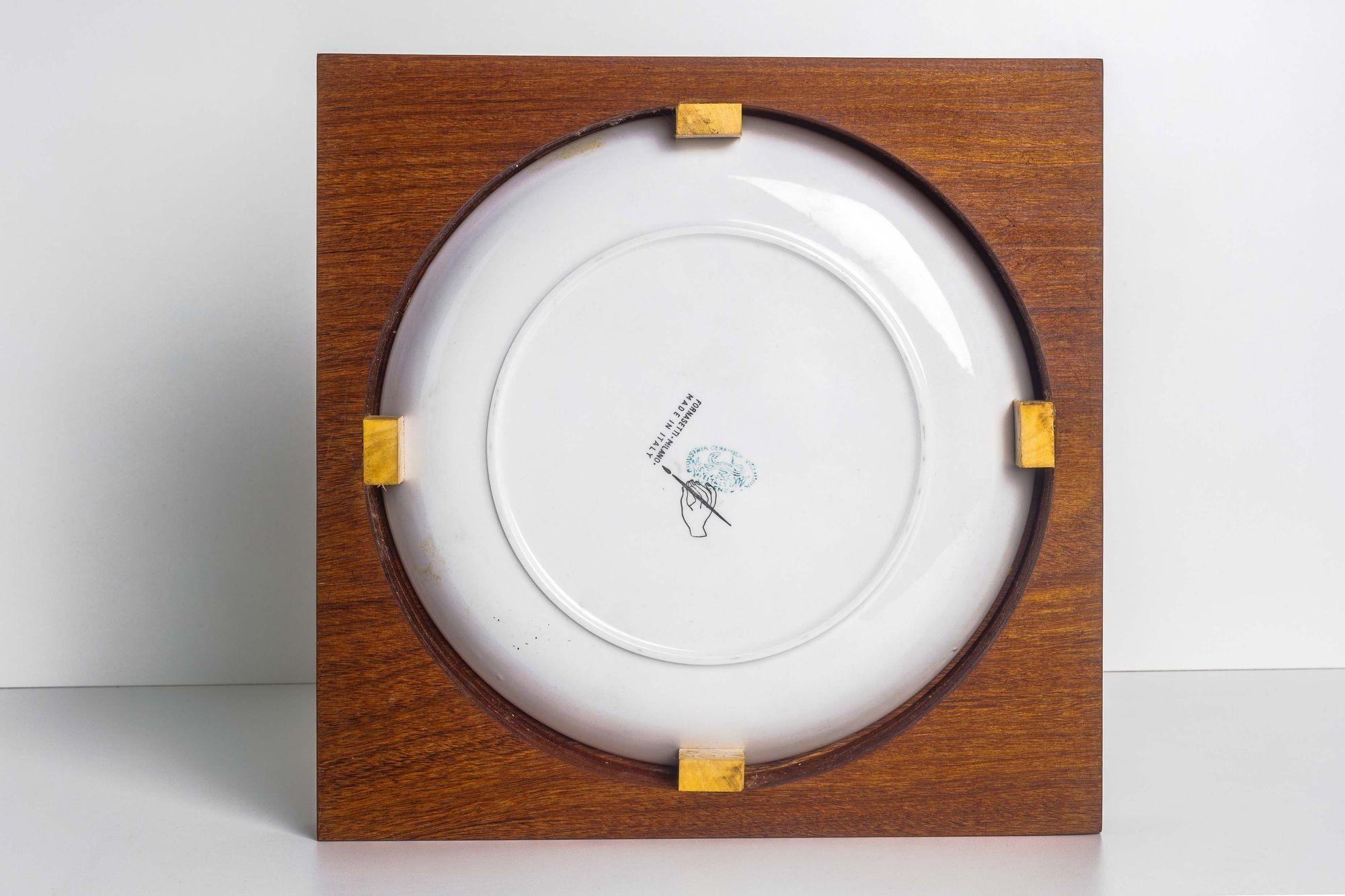 Piero Fornasetti Maschere Platos italianos, set de tres en Bueno estado para la venta en Chicago, IL