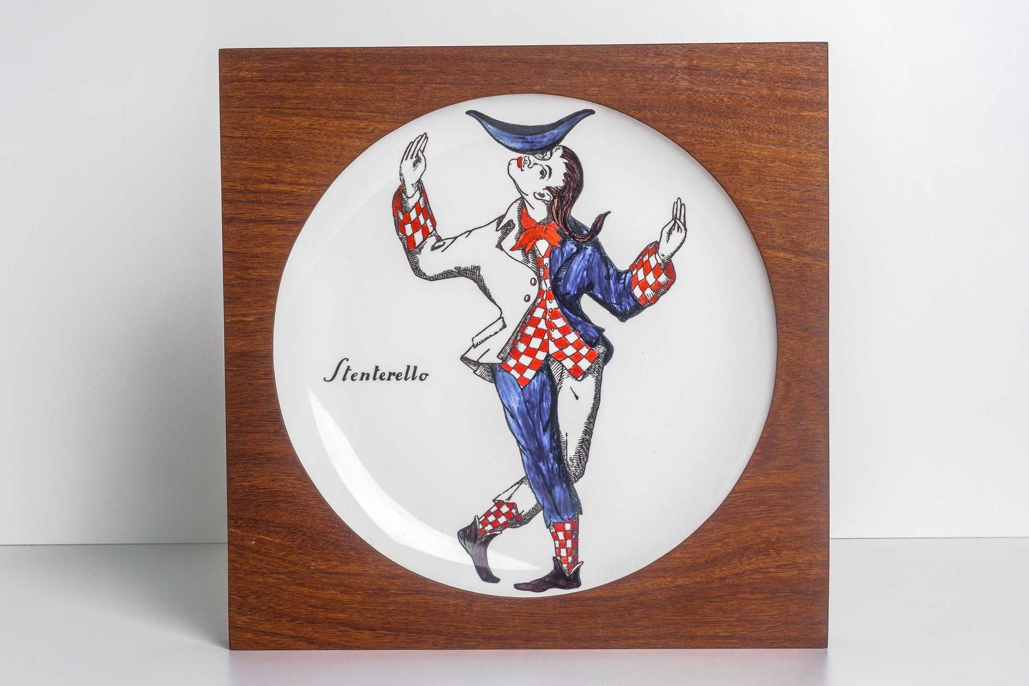 Piero Fornasetti Maschere Platos italianos, set de tres mediados del siglo XX en venta