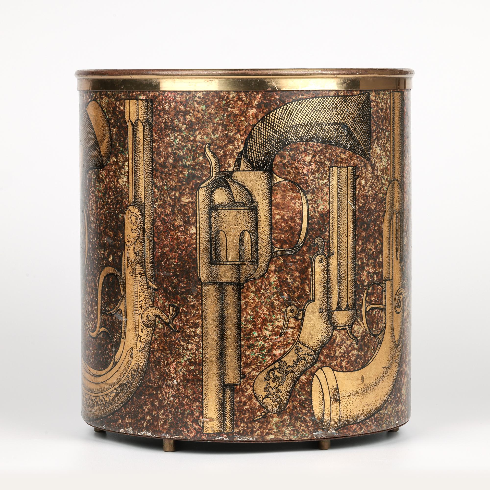 Piero Fornasetti Mid-Century Pistole Pattern Metal Basket or Waste Bin In Good Condition For Sale In Bishop's Stortford, Hertfordshire