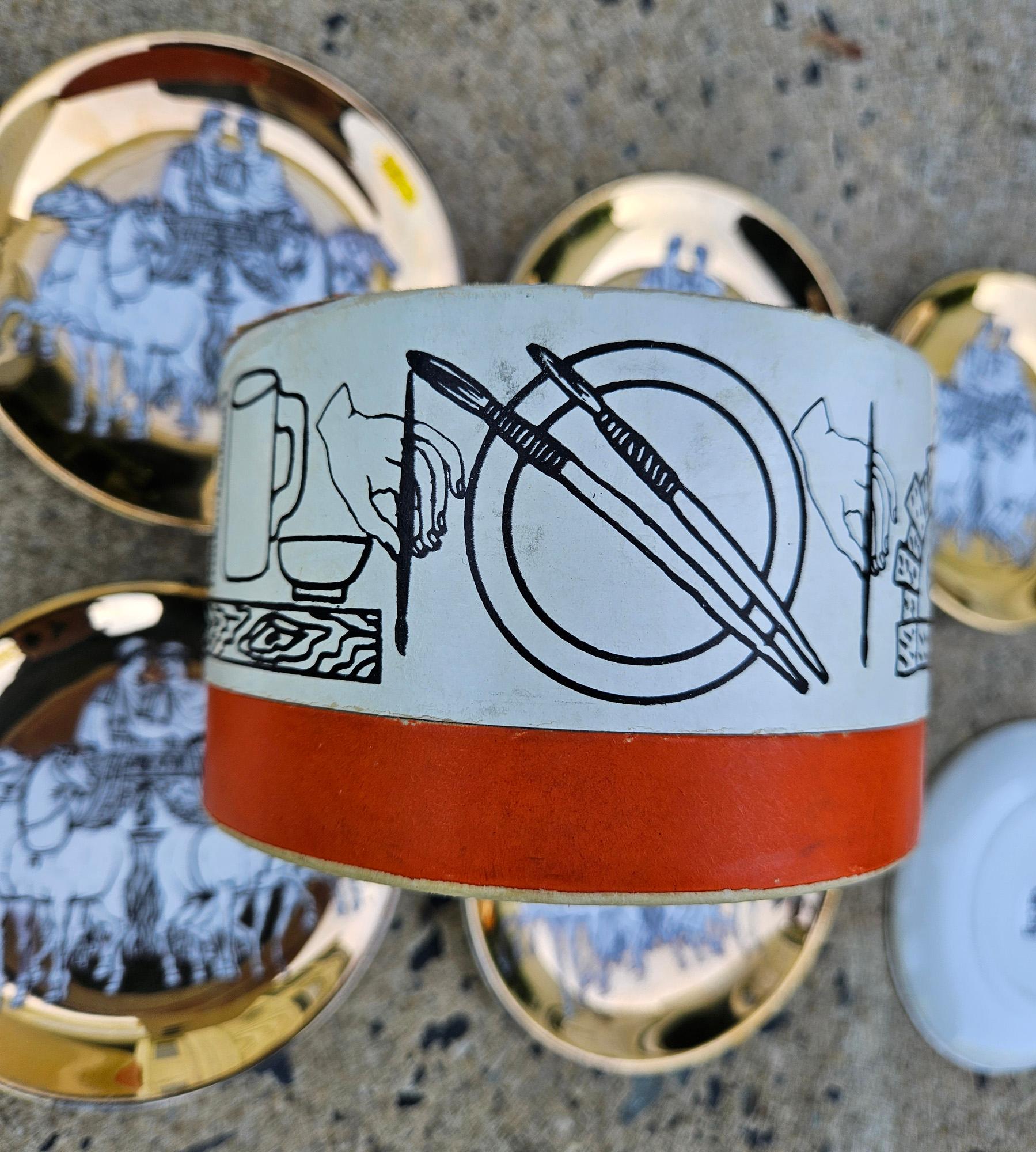 Piero Fornasetti Neo-klassische Keramik-Untersetzer-Set mit römischen Streitwagen im Angebot 1