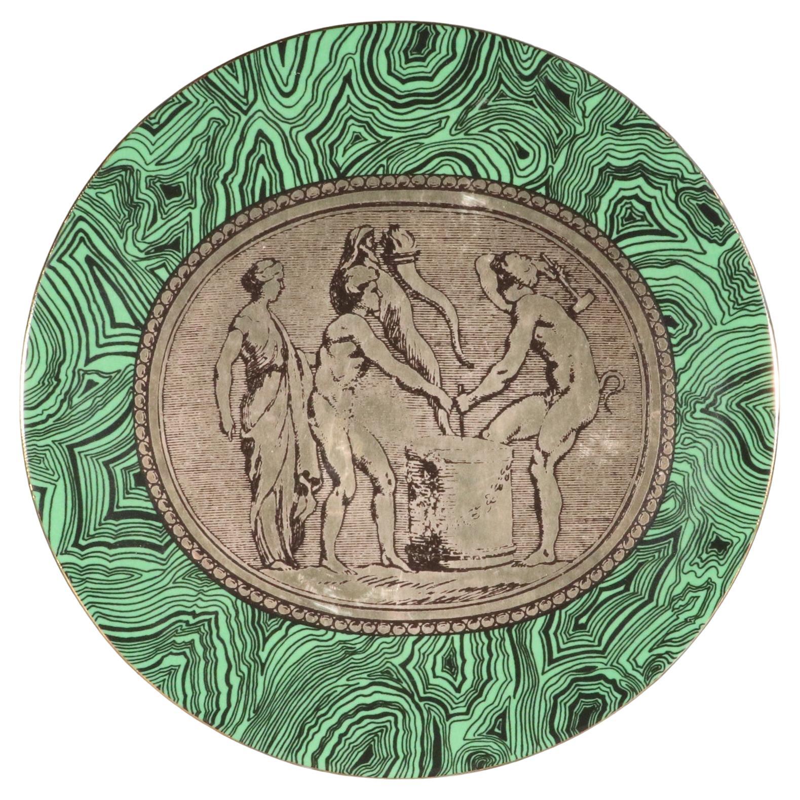 Piero Fornasetti, piatto neoclassico in porcellana Greene & Greene Cammei (Cameo)