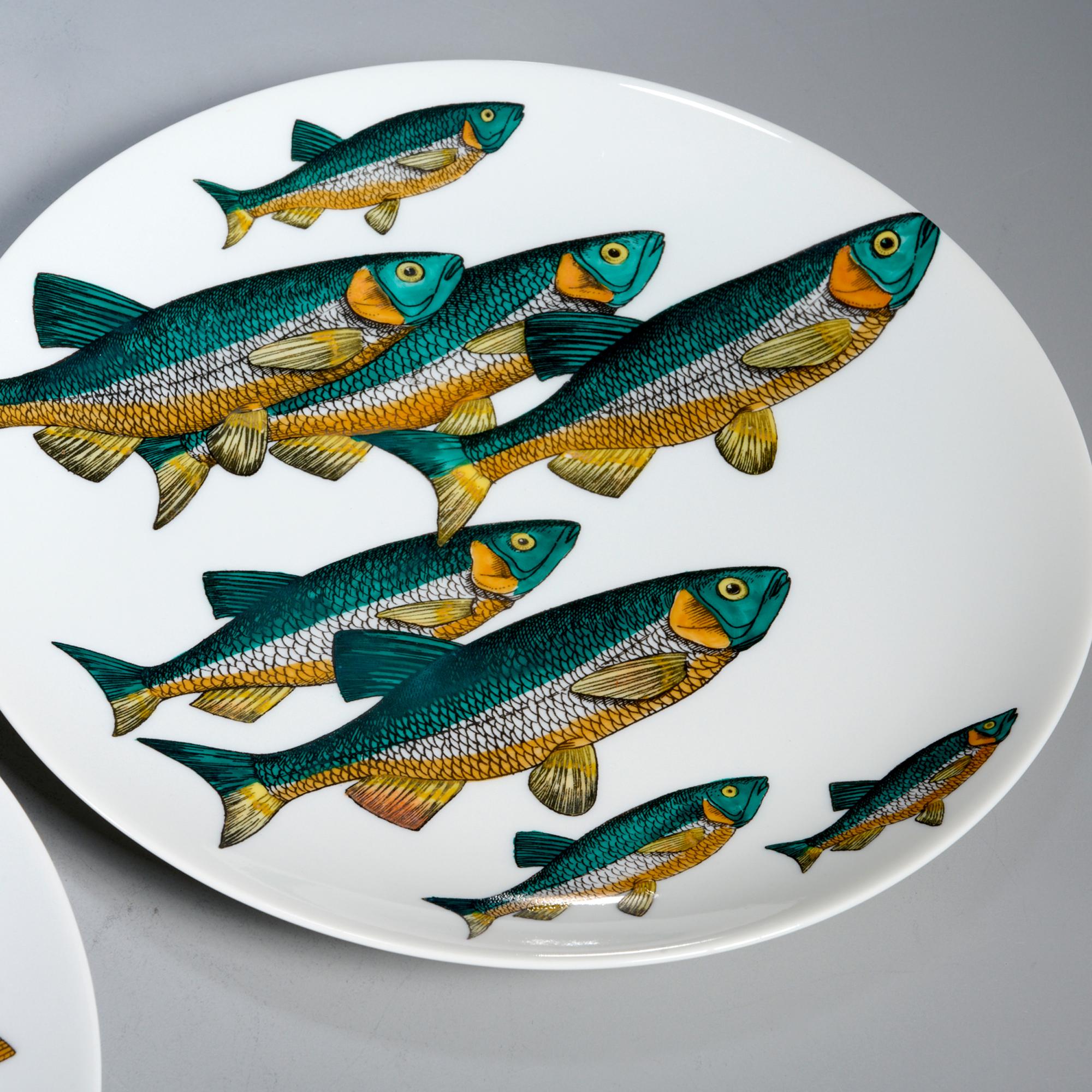 Porcelaine Assiettes en porcelaine « Pesci » de Piero Fornasetti, ensemble de six assiettes avec École de poisson en vente