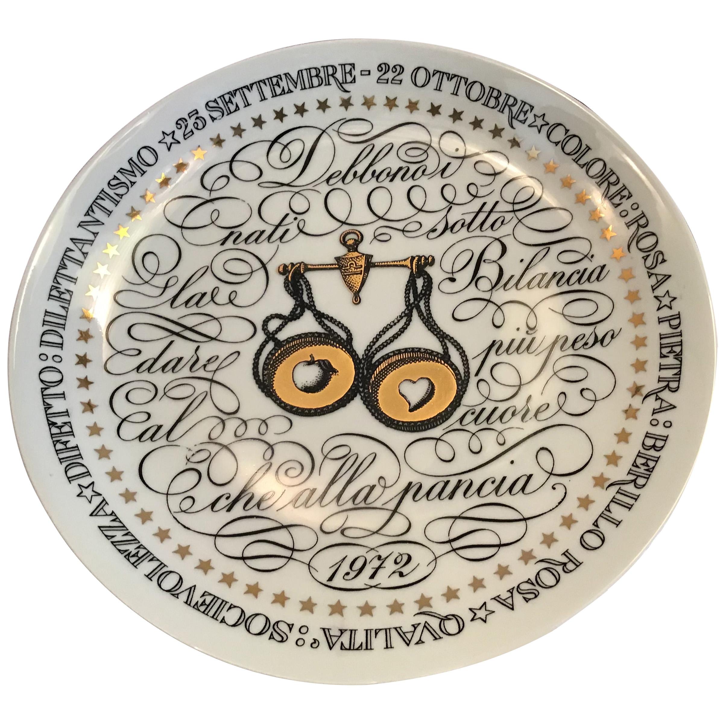 Piatto Piero Fornasetti Segno zodiacale della Bilancia Porcellana 1972, Italia
