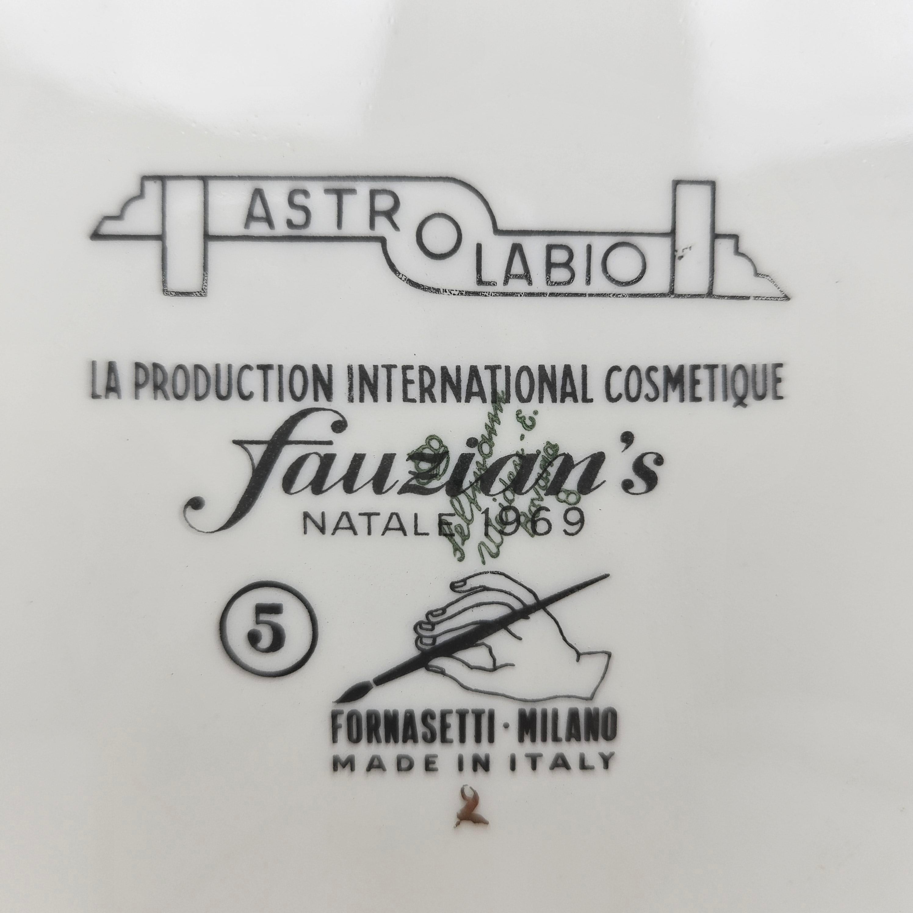 Plato astrolabio de porcelana Piero Fornasetti, número 5 mediados del siglo XX en venta